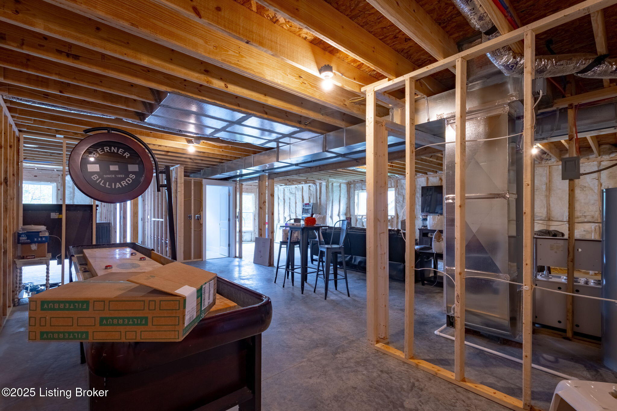 552 Crafton Dr
