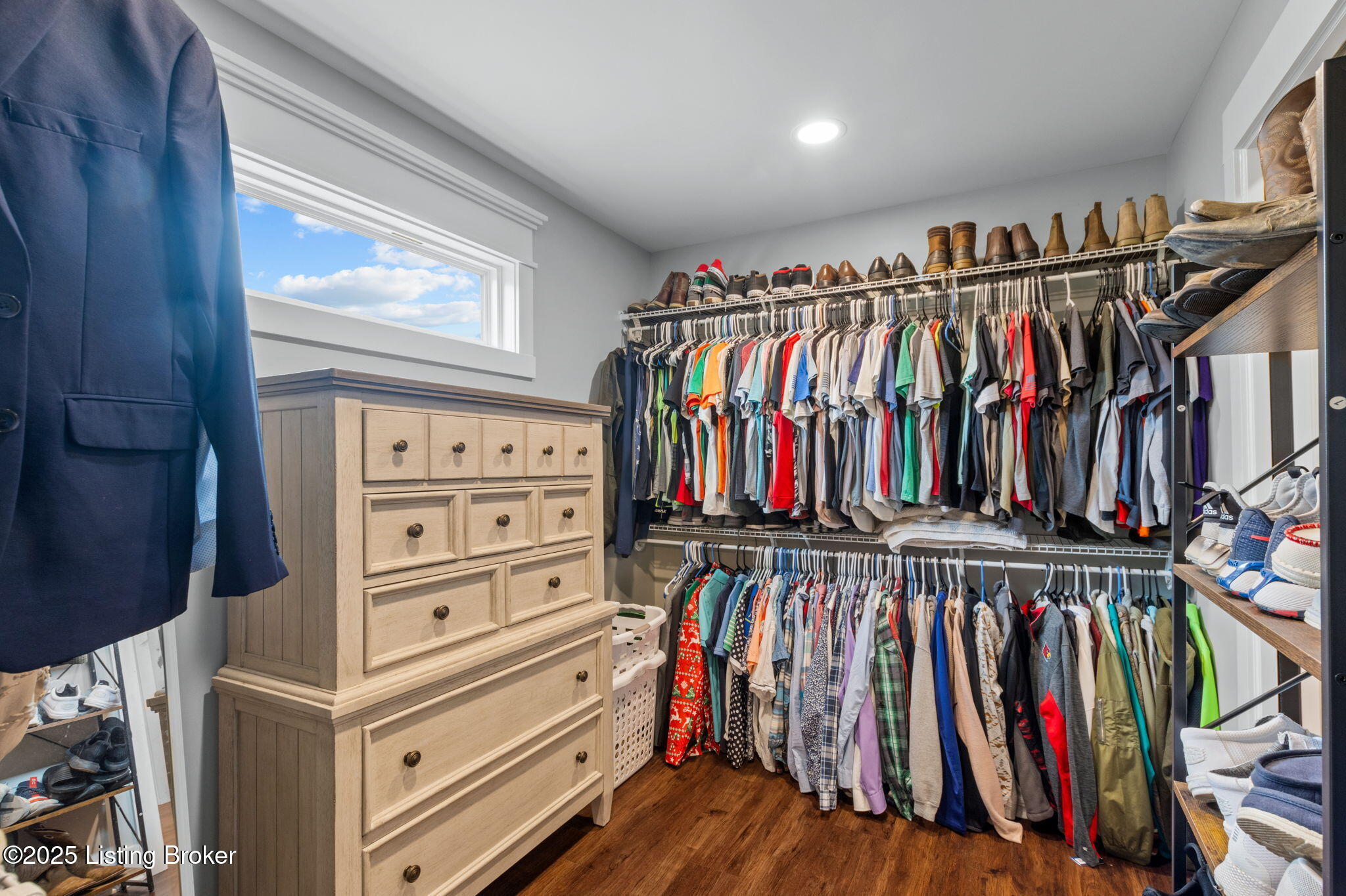 552 Crafton Dr