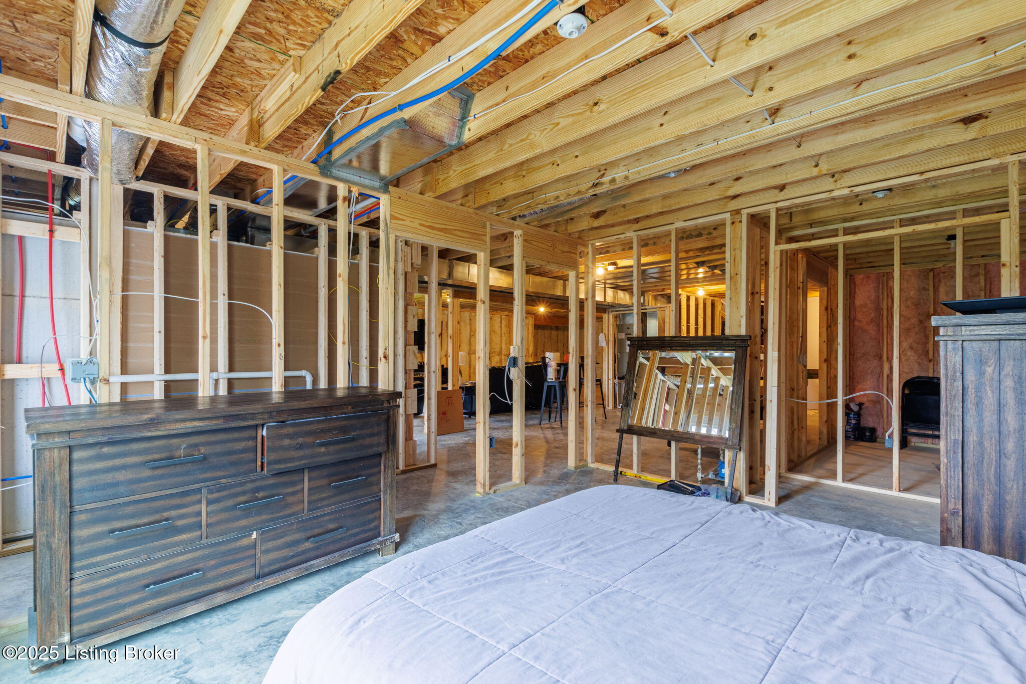 552 Crafton Dr