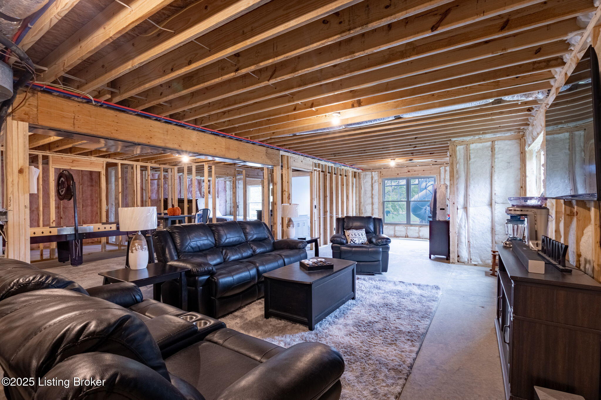 552 Crafton Dr