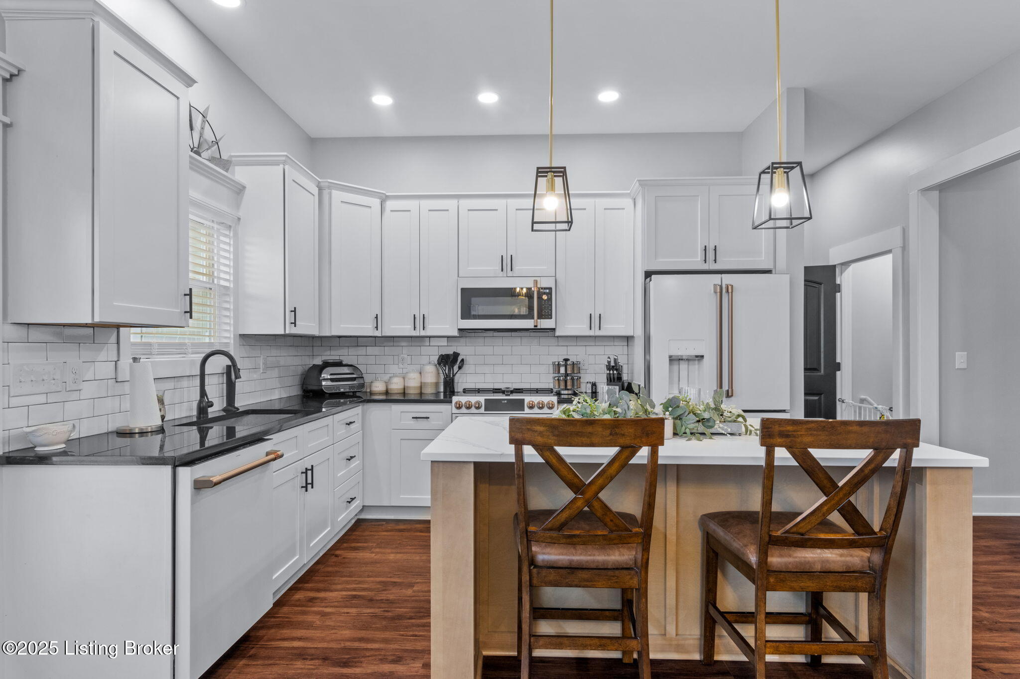 552 Crafton Dr