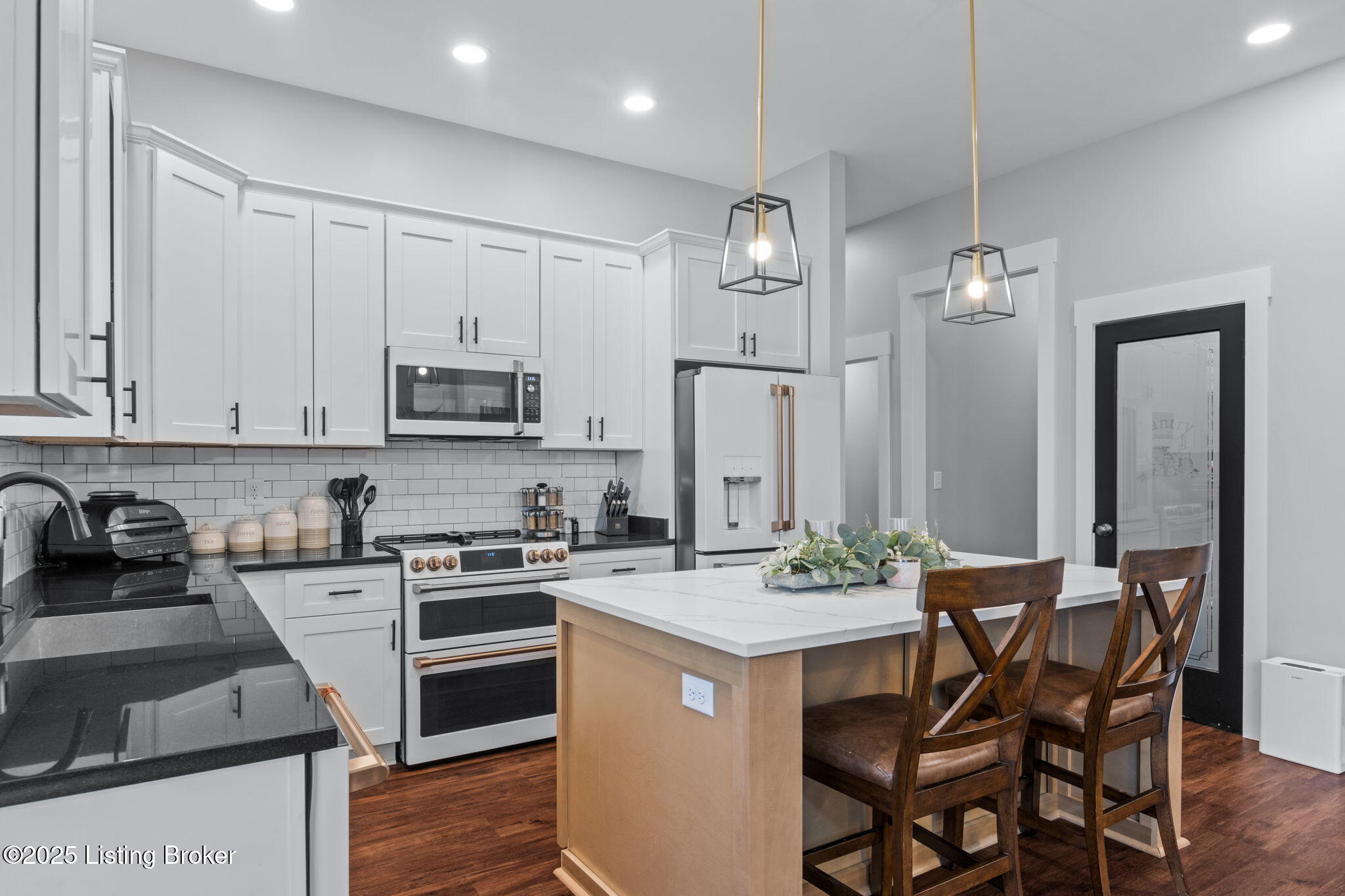 552 Crafton Dr