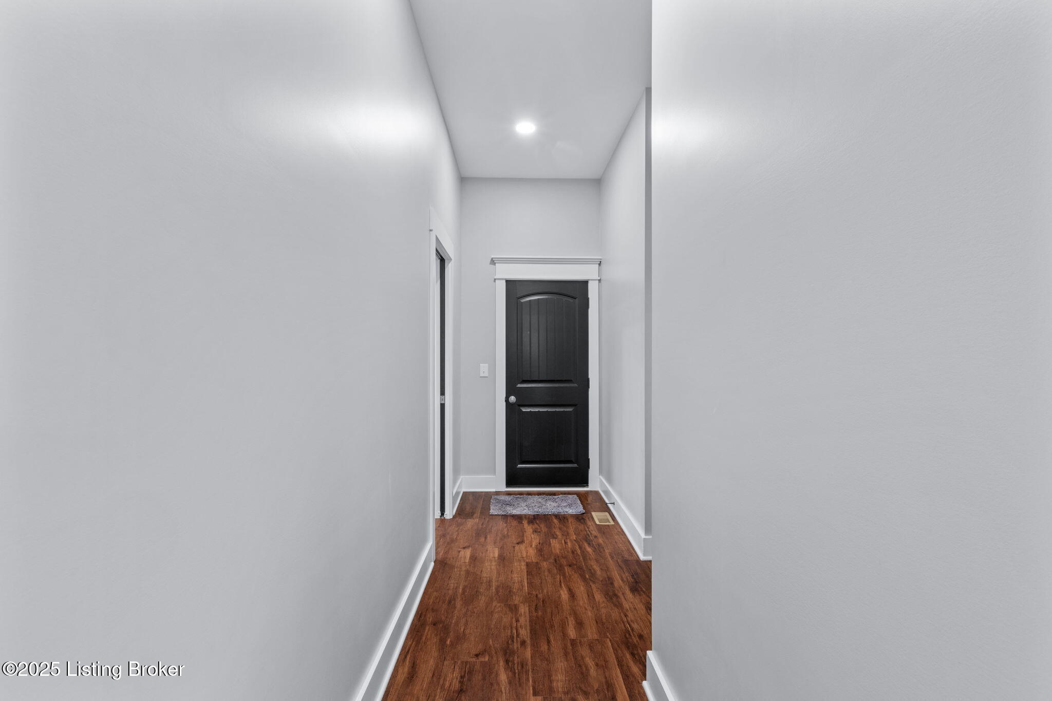 552 Crafton Dr