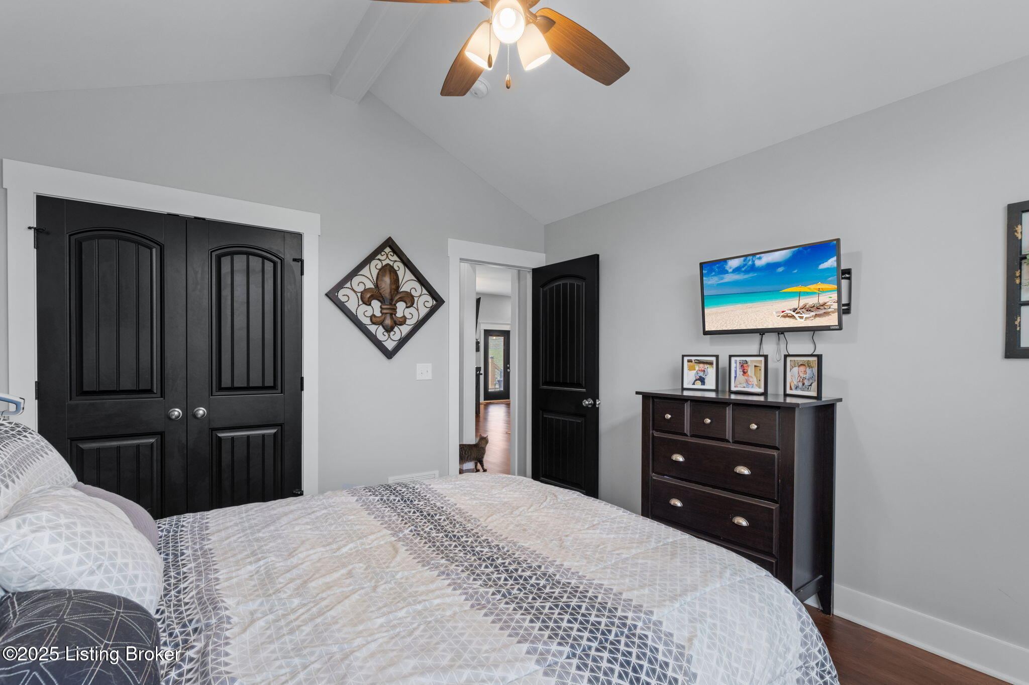 552 Crafton Dr