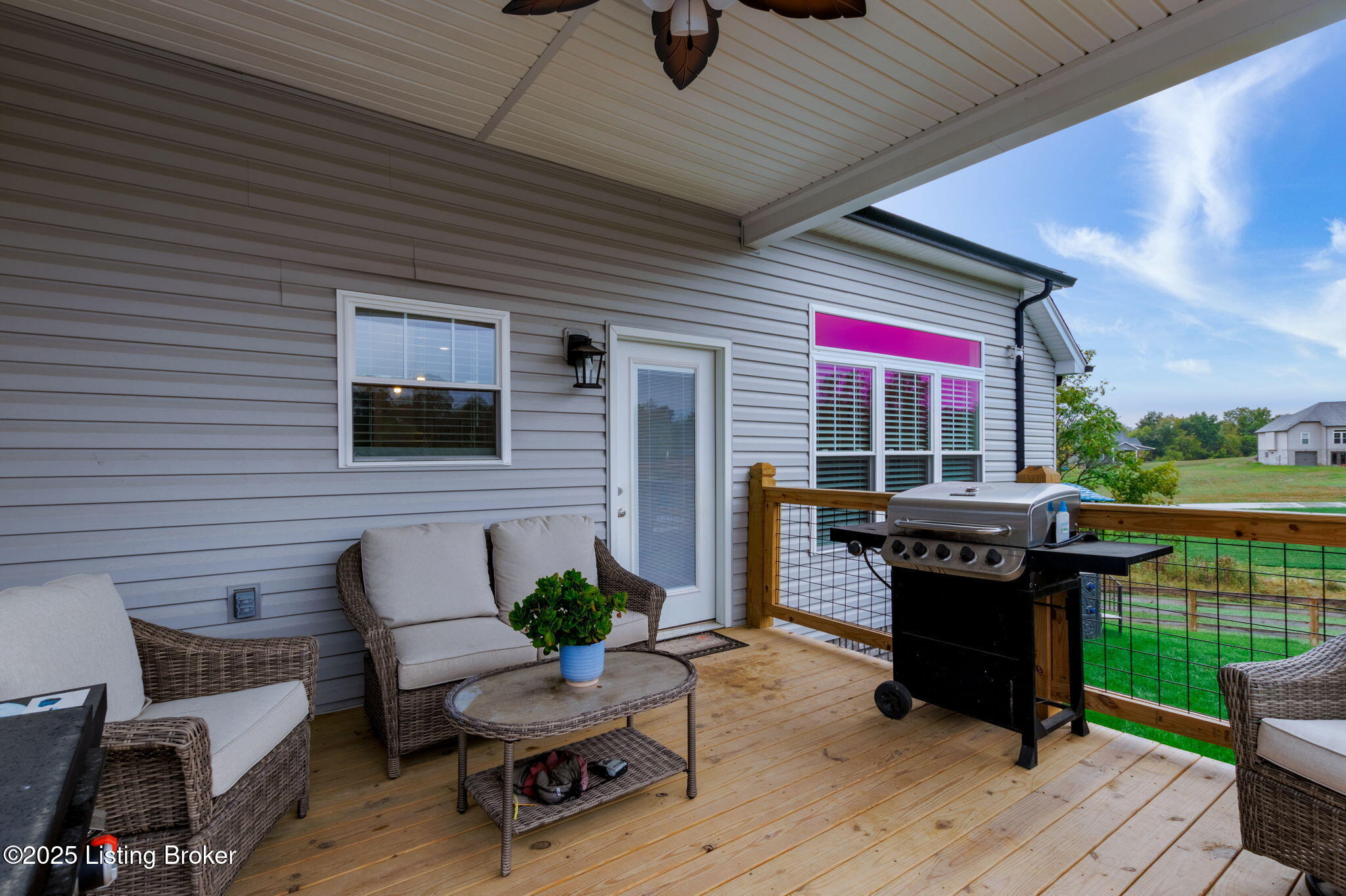 552 Crafton Dr