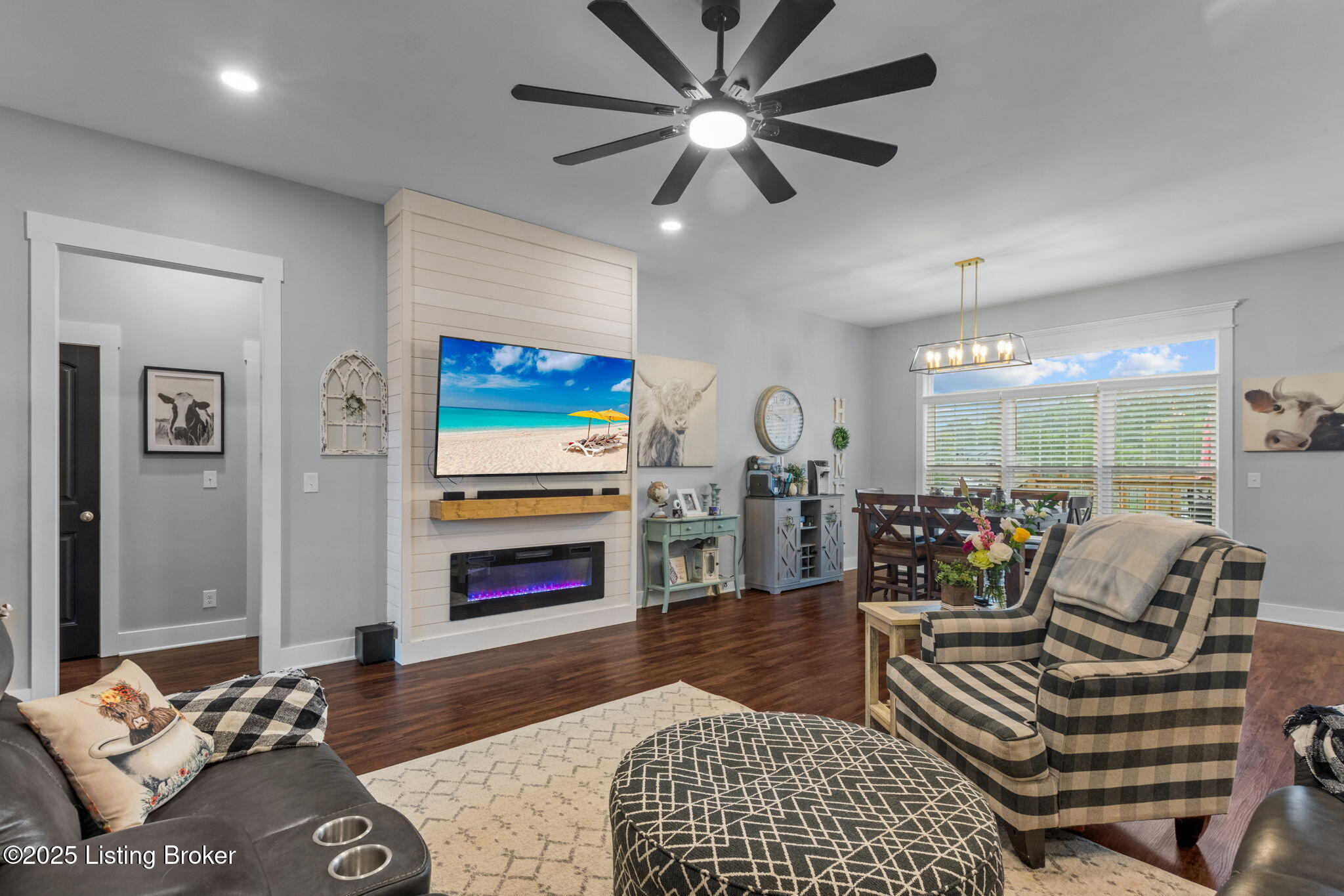 552 Crafton Dr