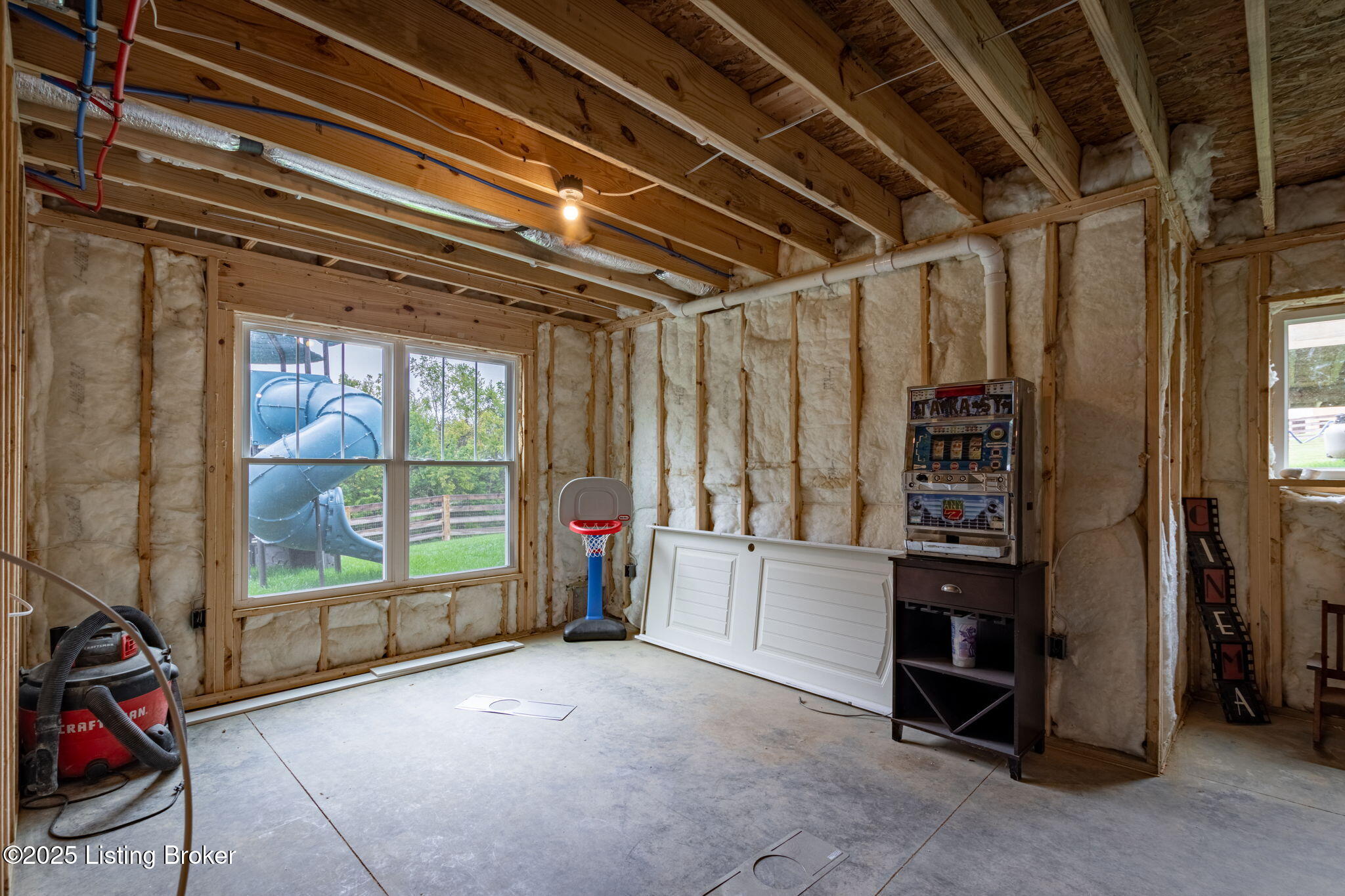 552 Crafton Dr