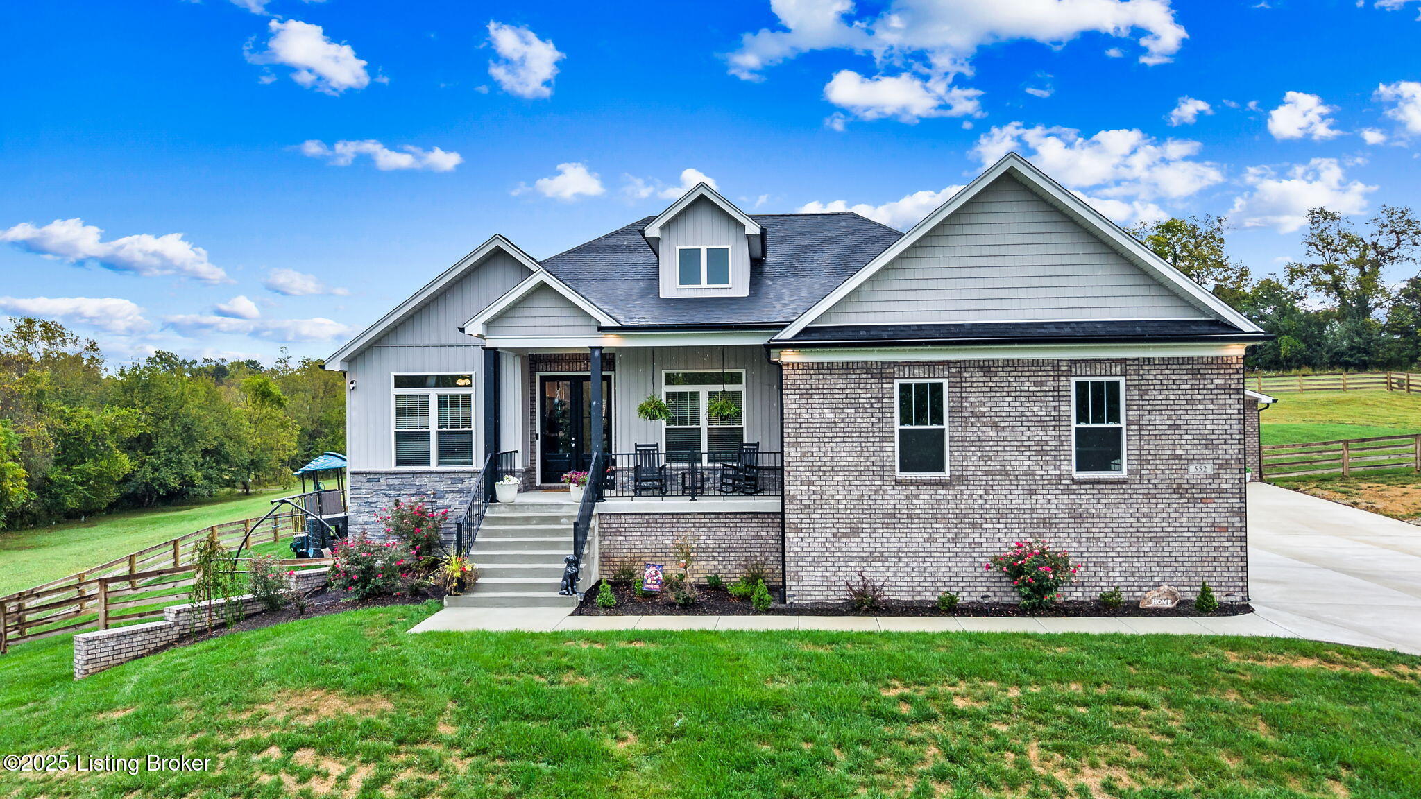 552 Crafton Dr