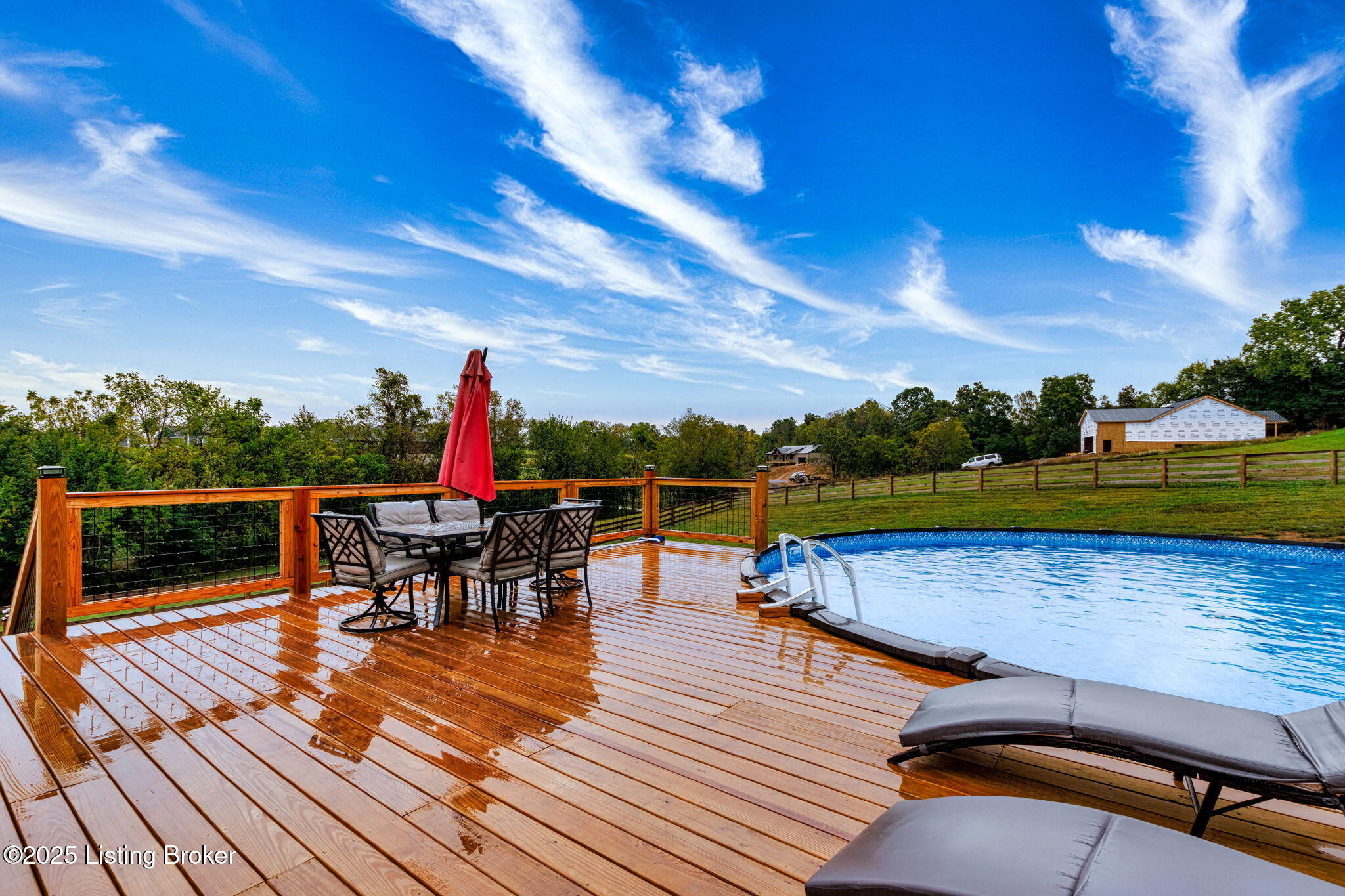 552 Crafton Dr