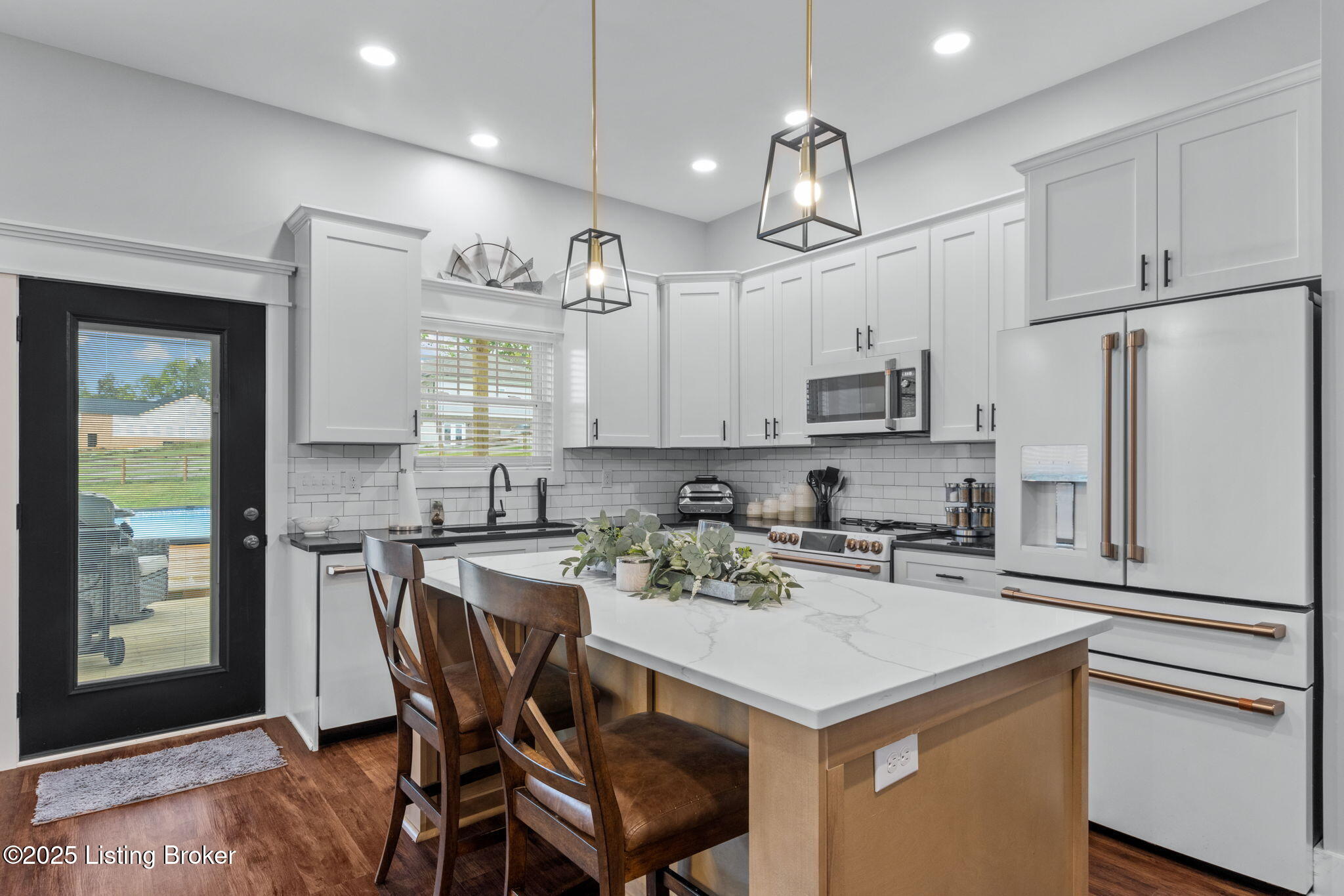 552 Crafton Dr