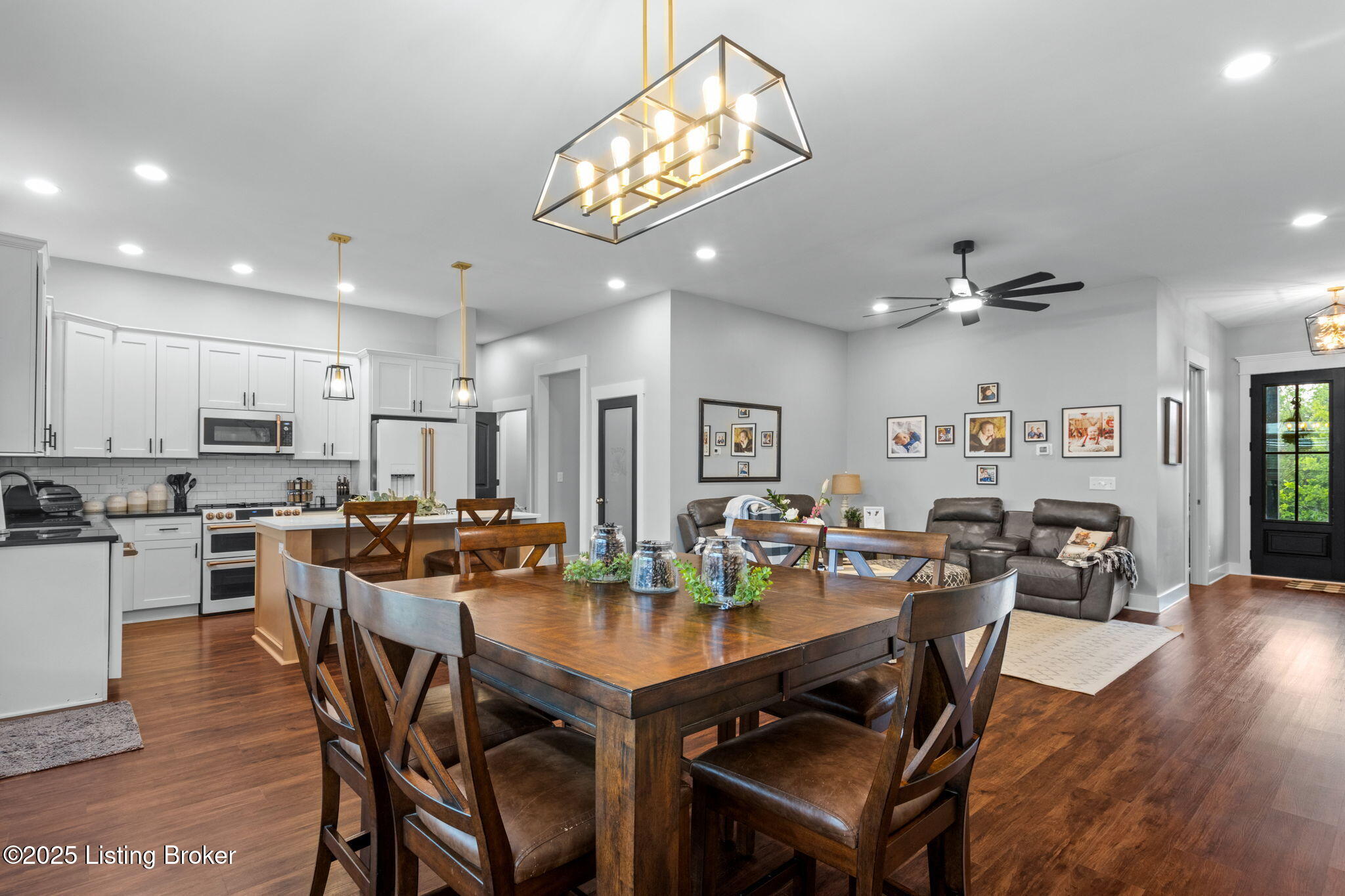 552 Crafton Dr