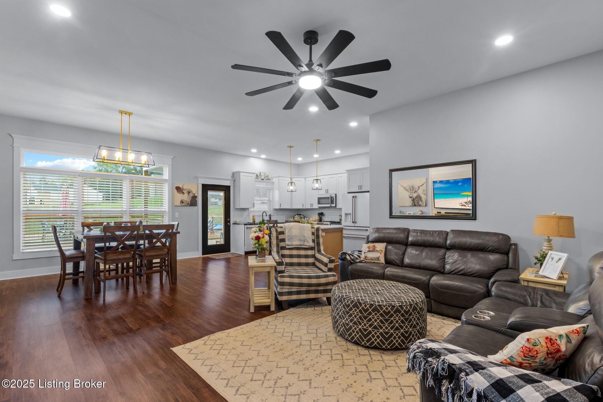 552 Crafton Dr
