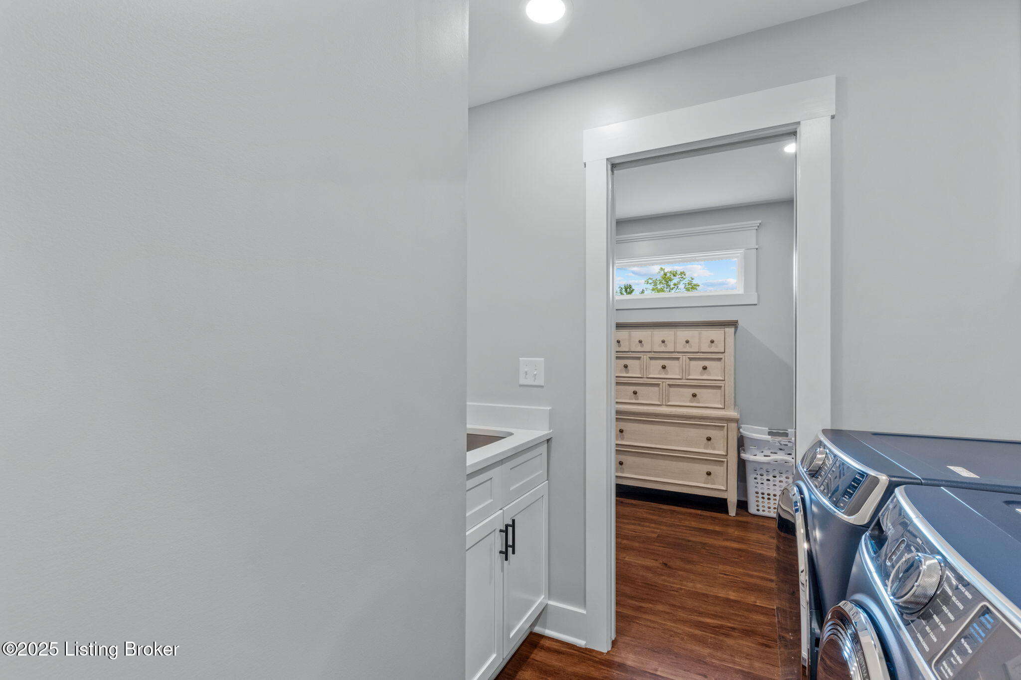 552 Crafton Dr