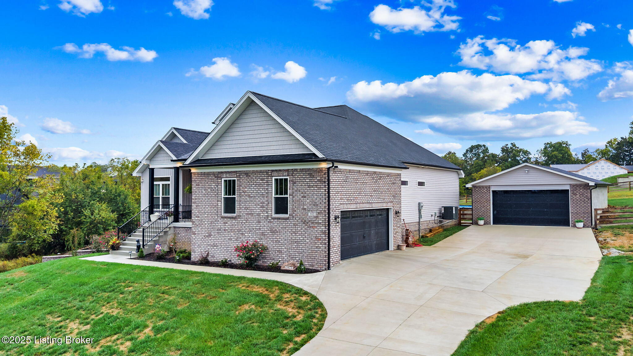552 Crafton Dr