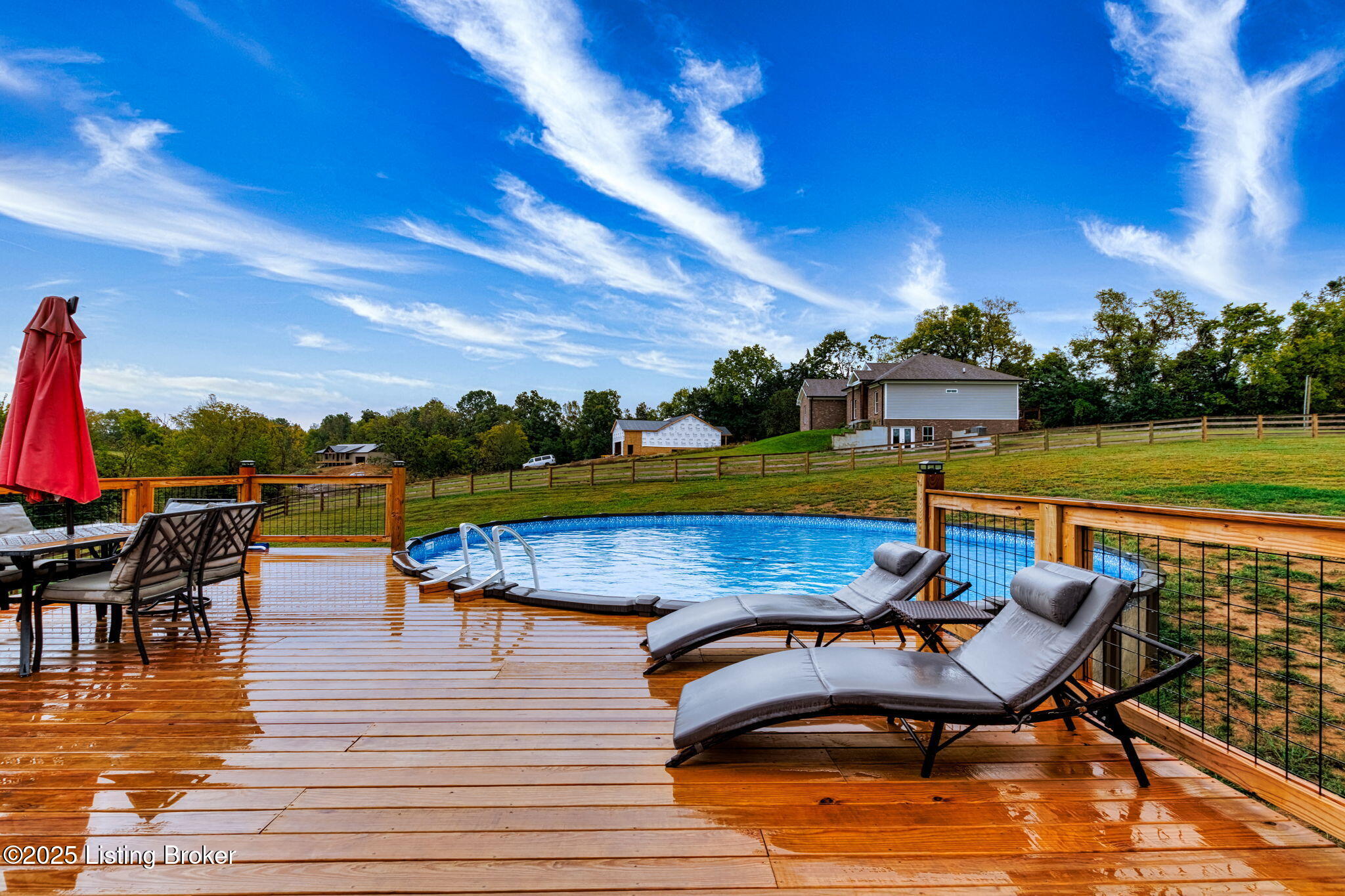 552 Crafton Dr