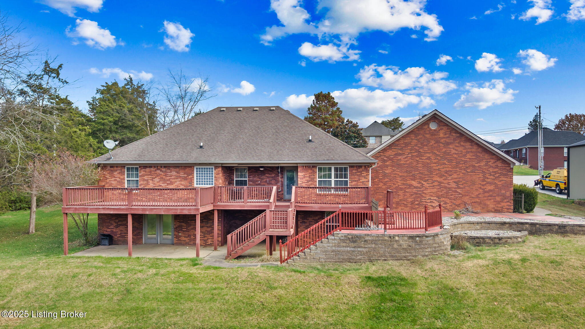 239 Village Circle Dr