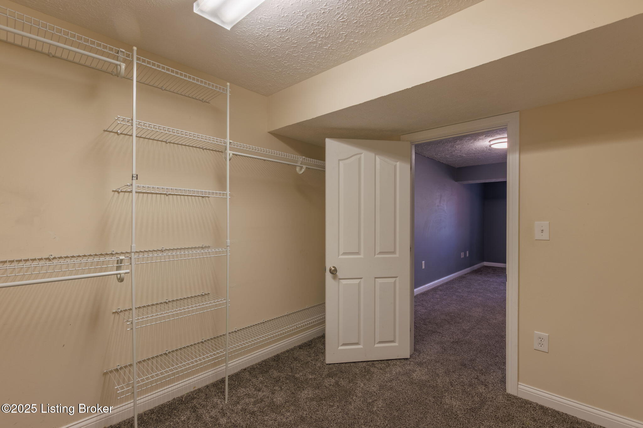 239 Village Circle Dr