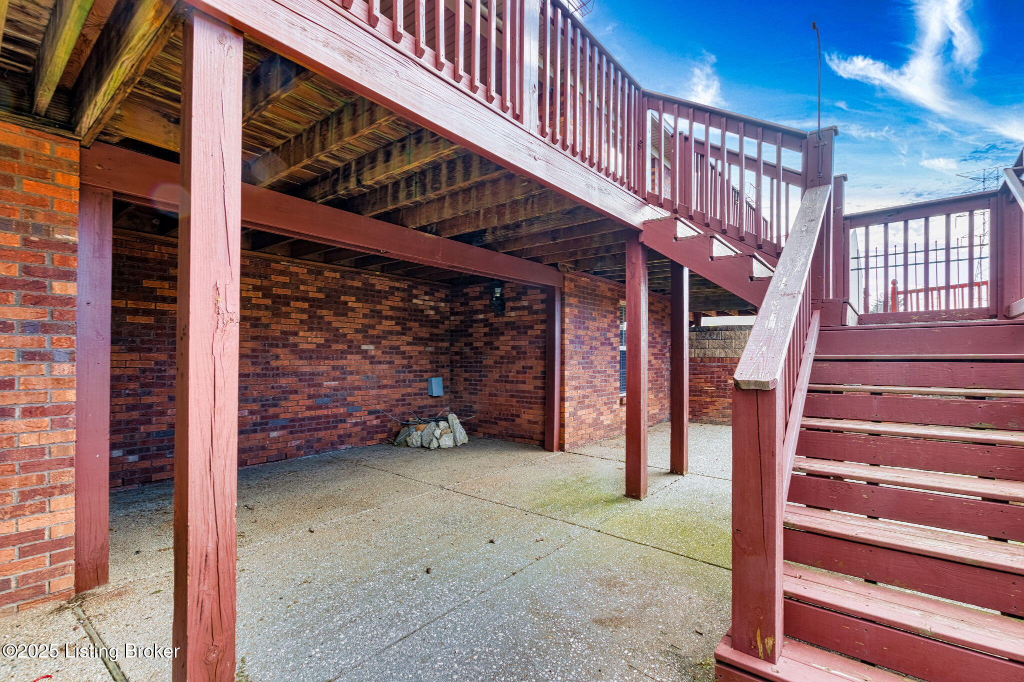 239 Village Circle Dr