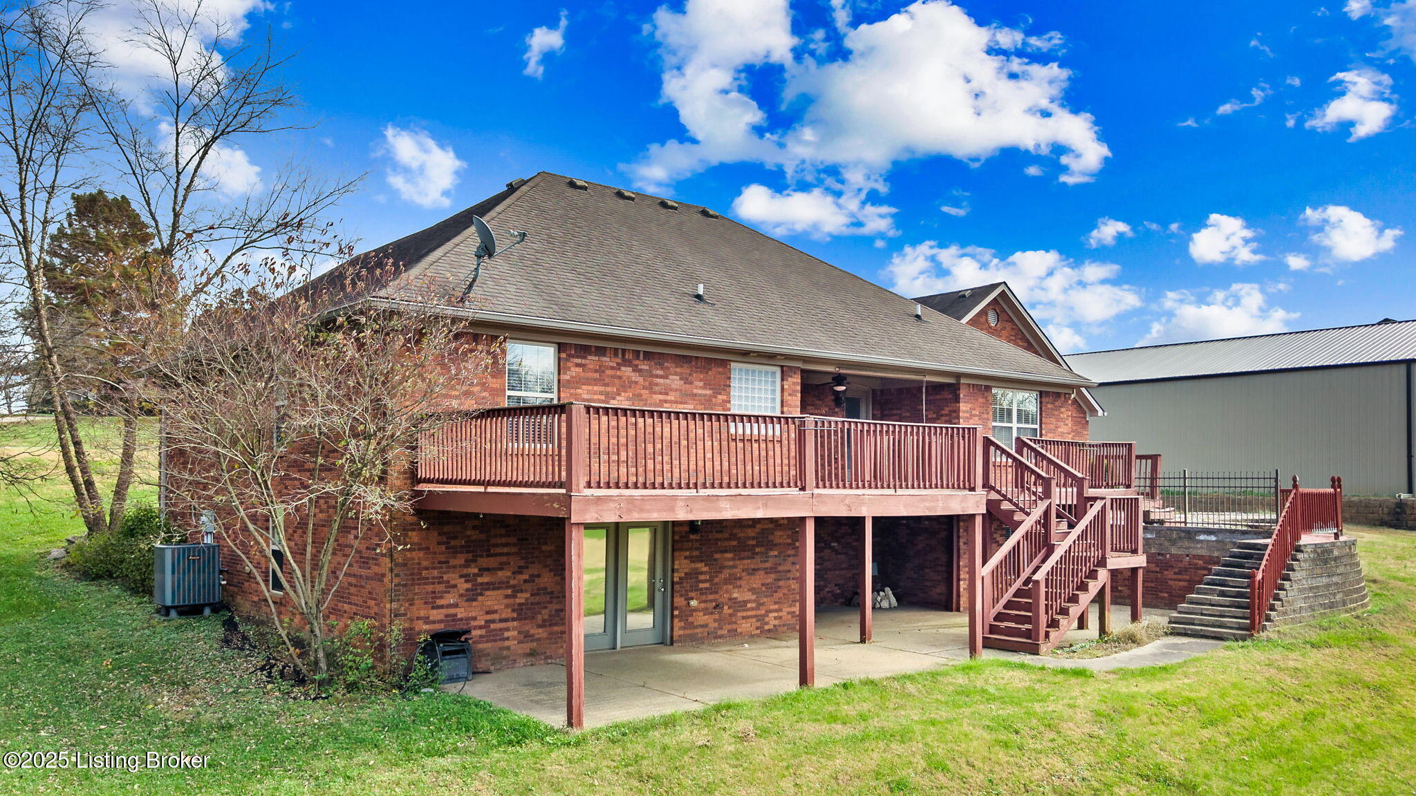 239 Village Circle Dr