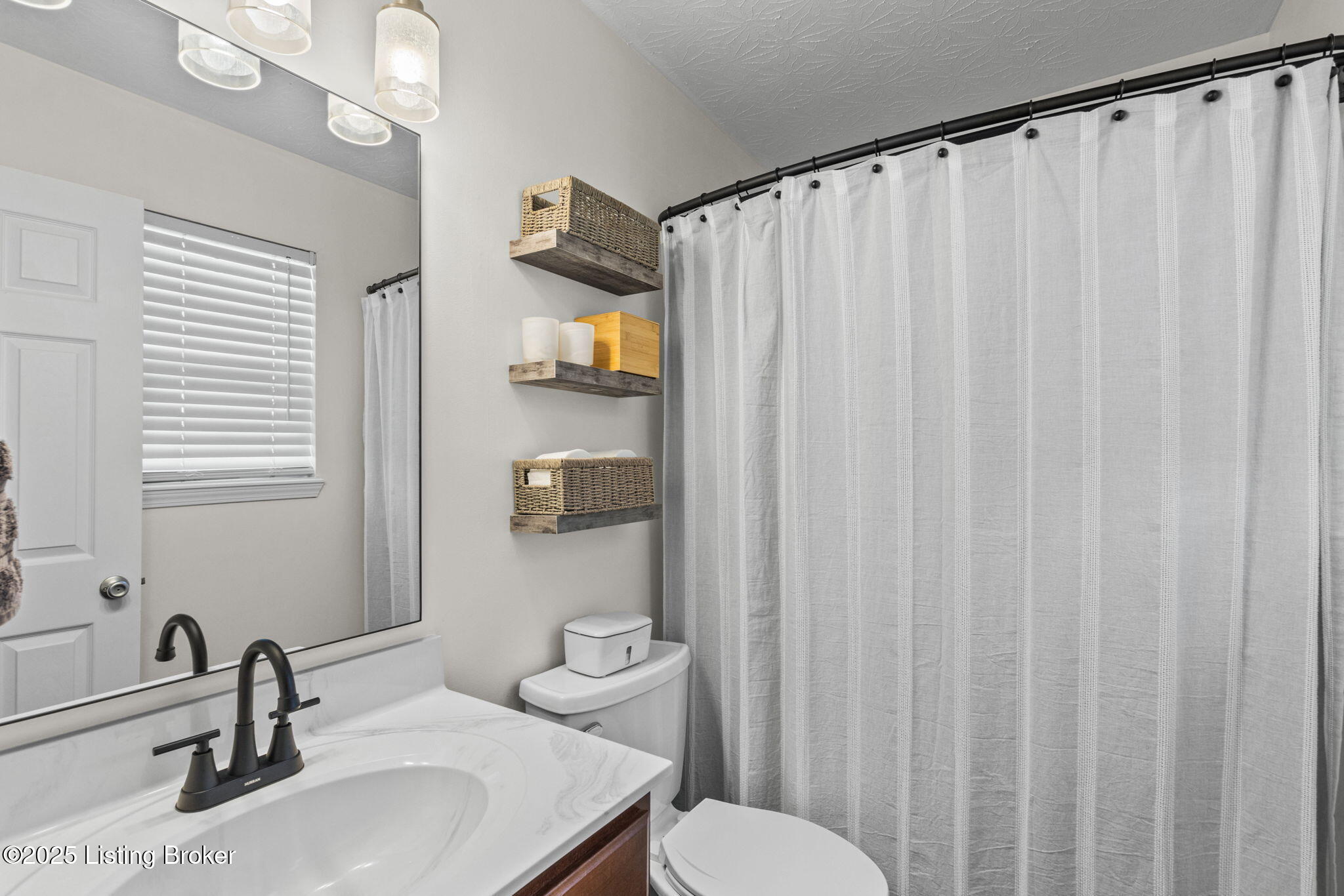 708 Tecumseh Dr