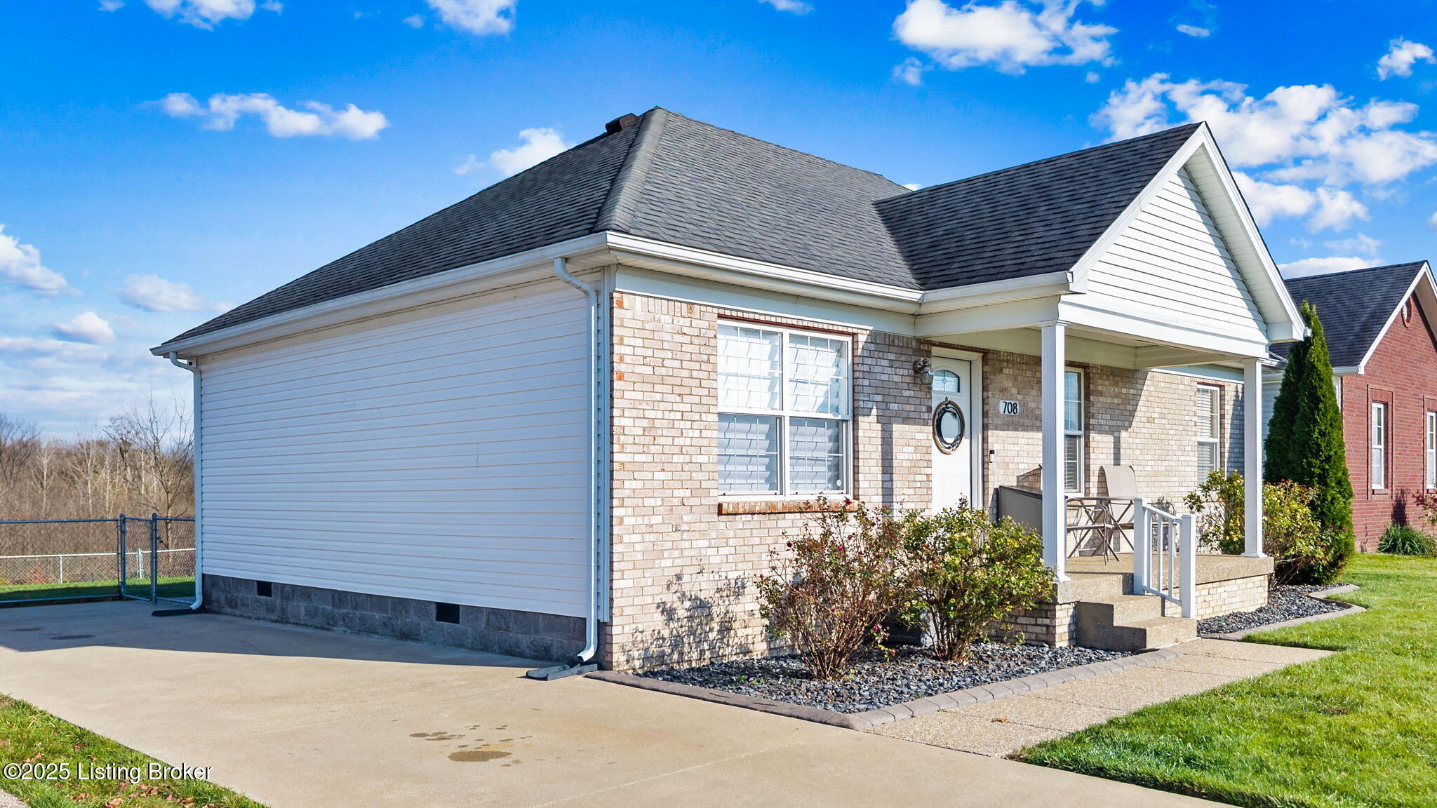 708 Tecumseh Dr