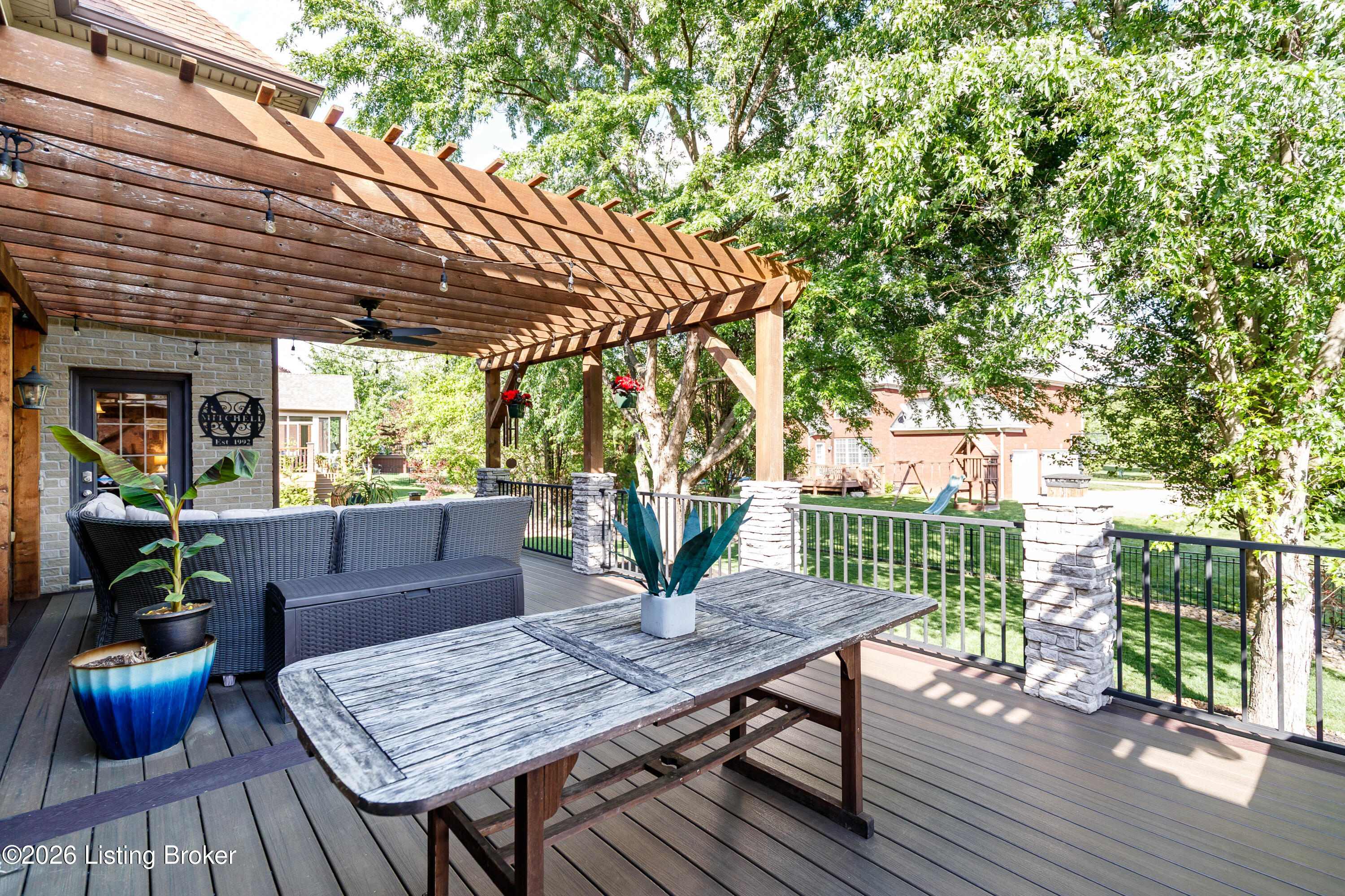 11117 Little Spring Blvd