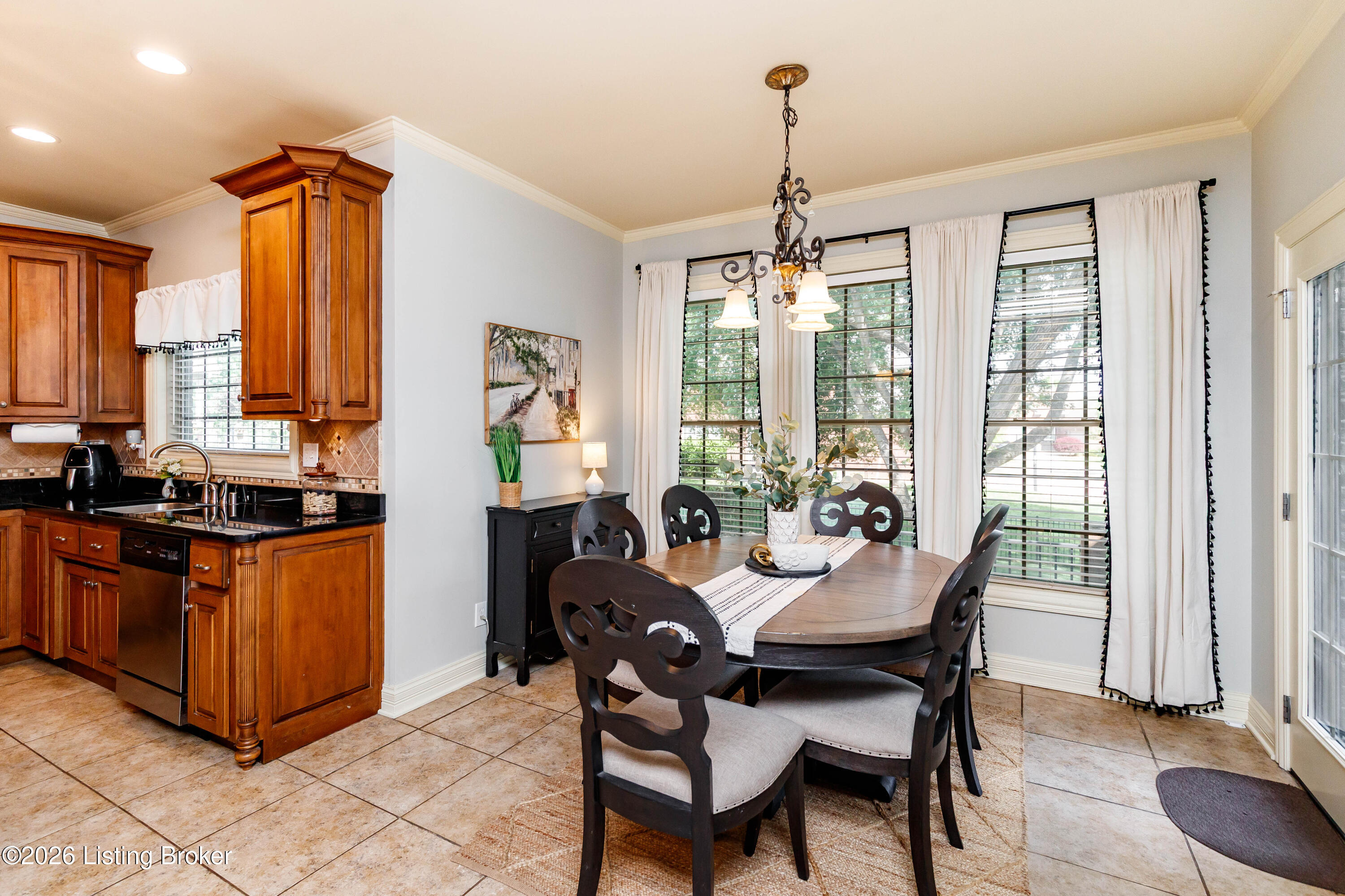 11117 Little Spring Blvd