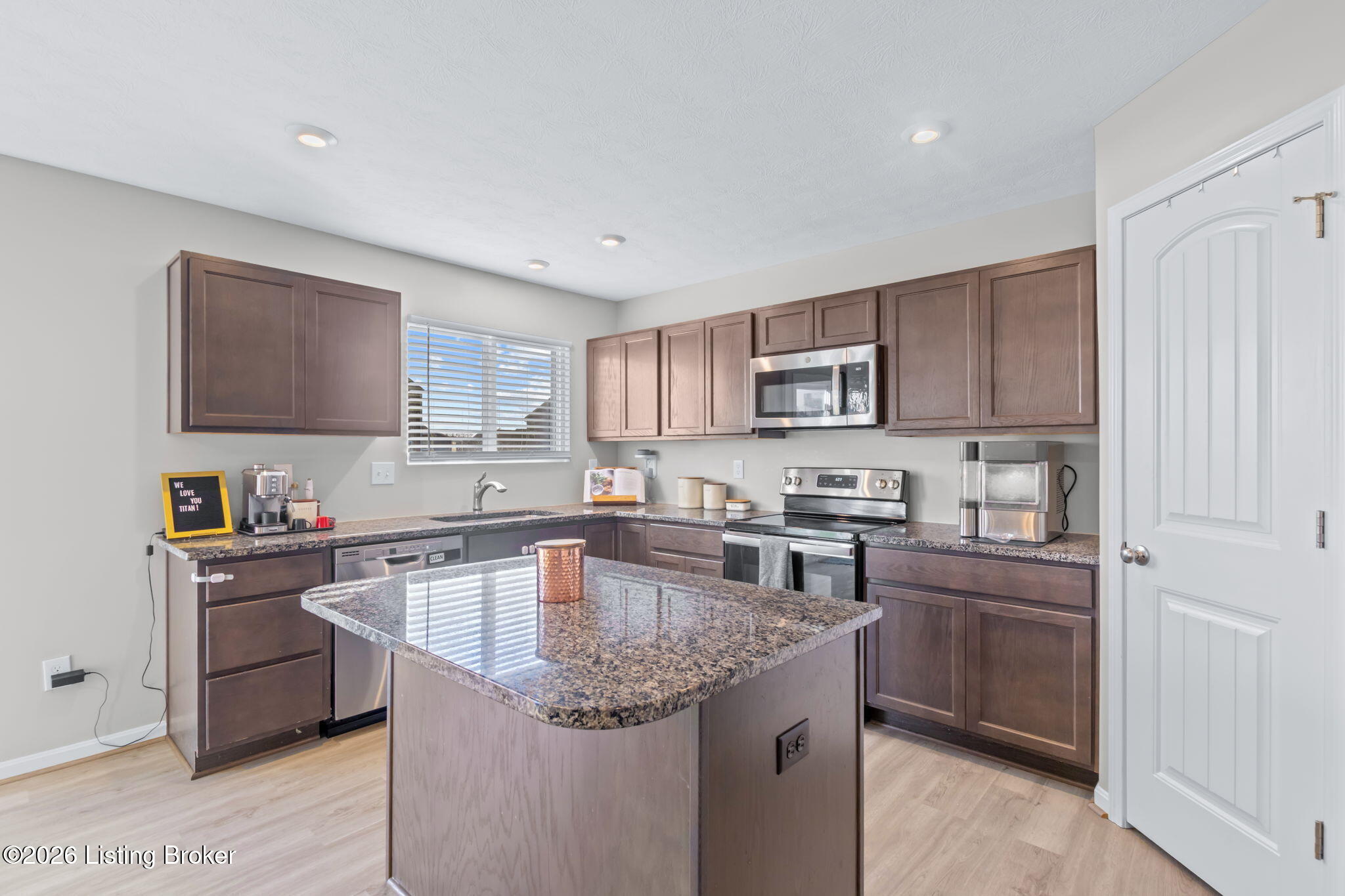 1305 Bogard Ln