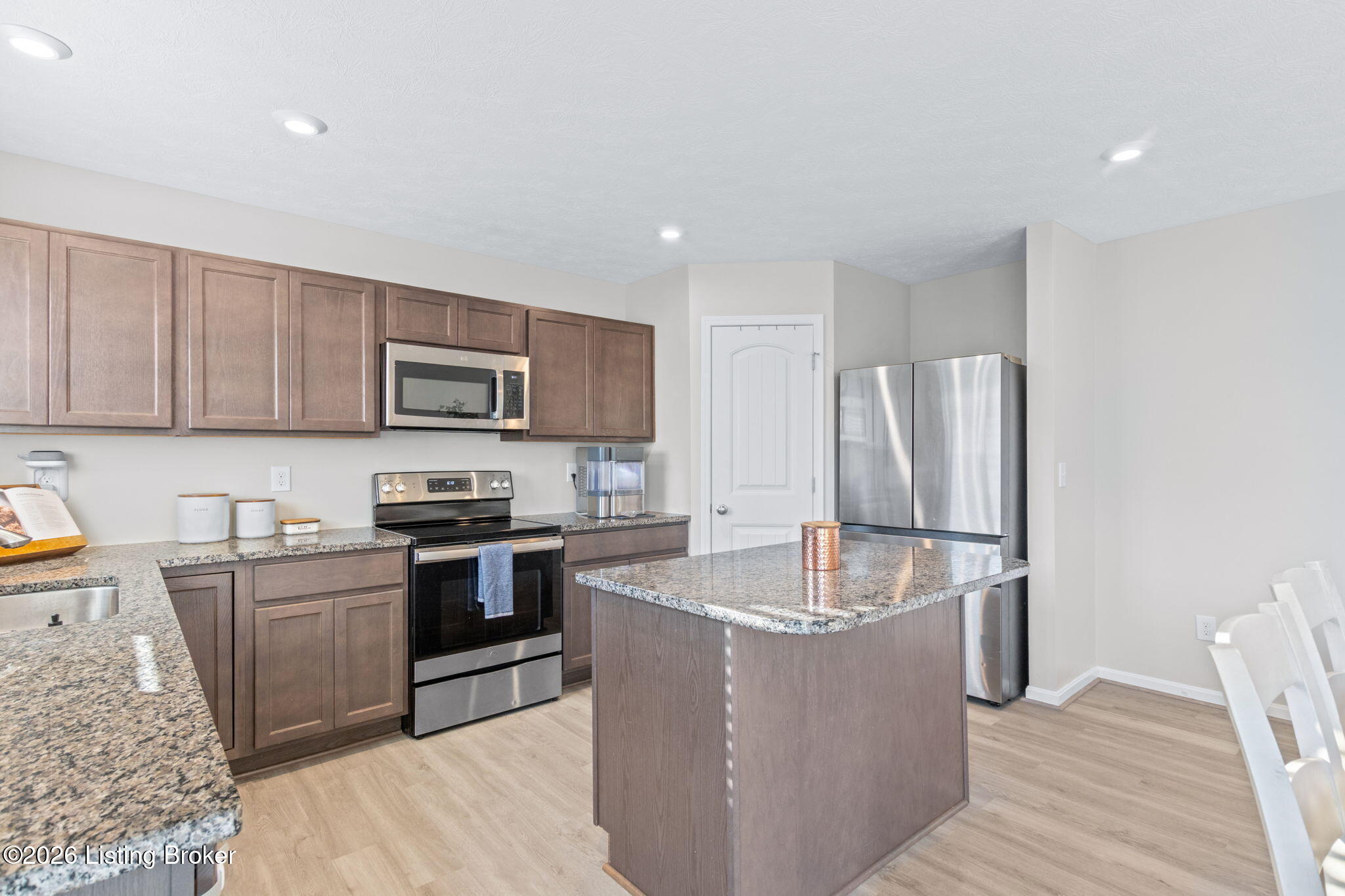 1305 Bogard Ln