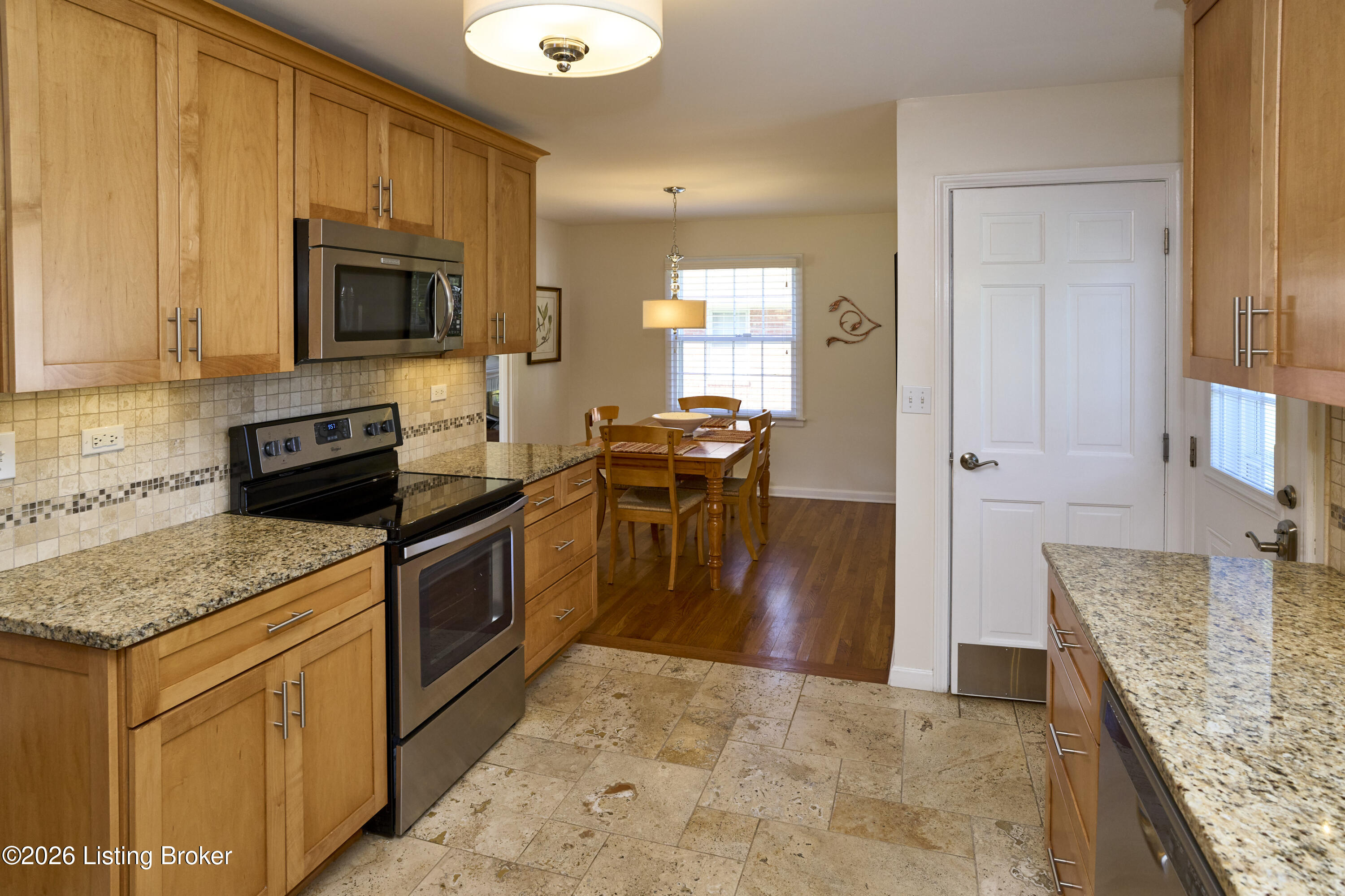 6909 Greenlawn Rd