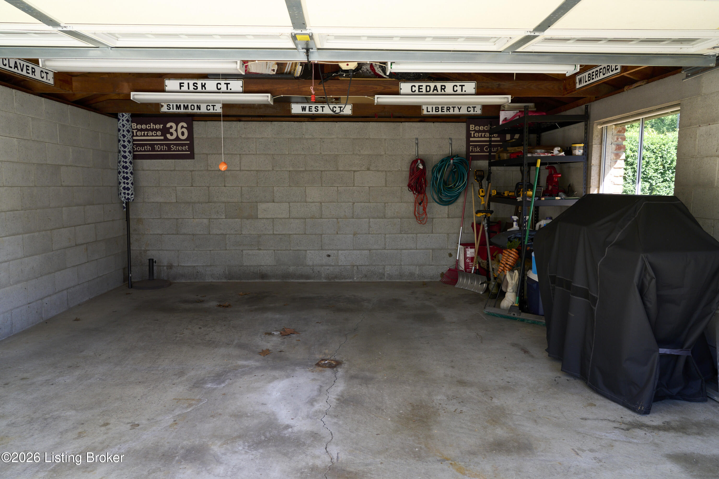 6909 Greenlawn Rd