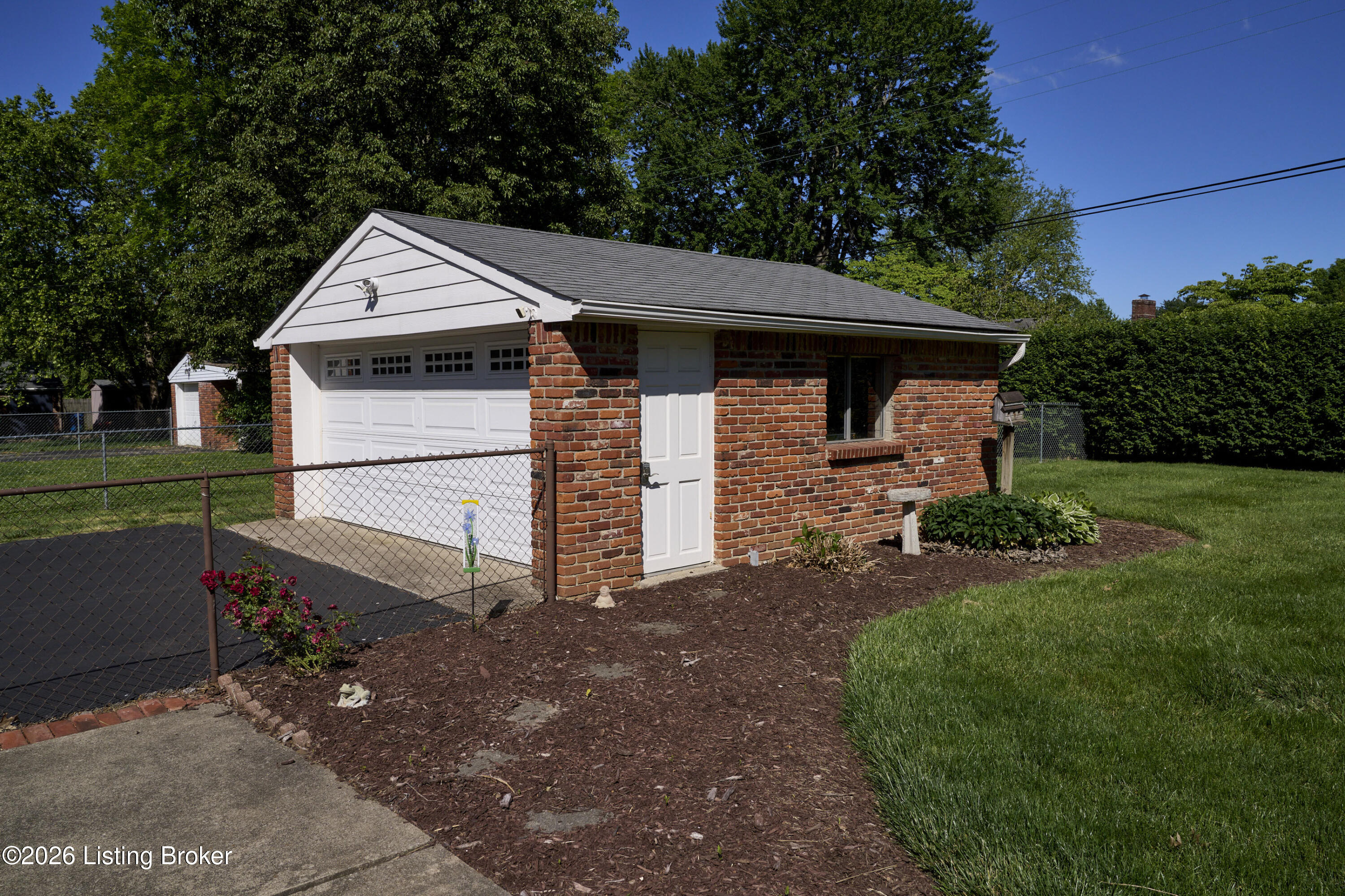 6909 Greenlawn Rd