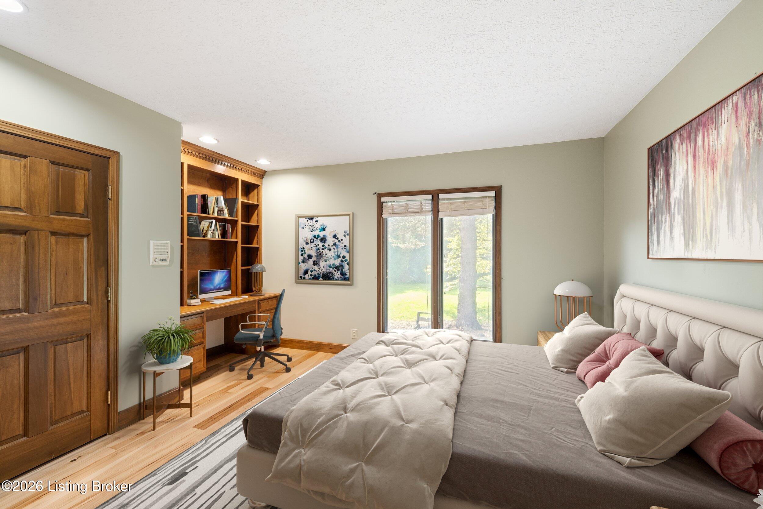 9214 Reigate Ct