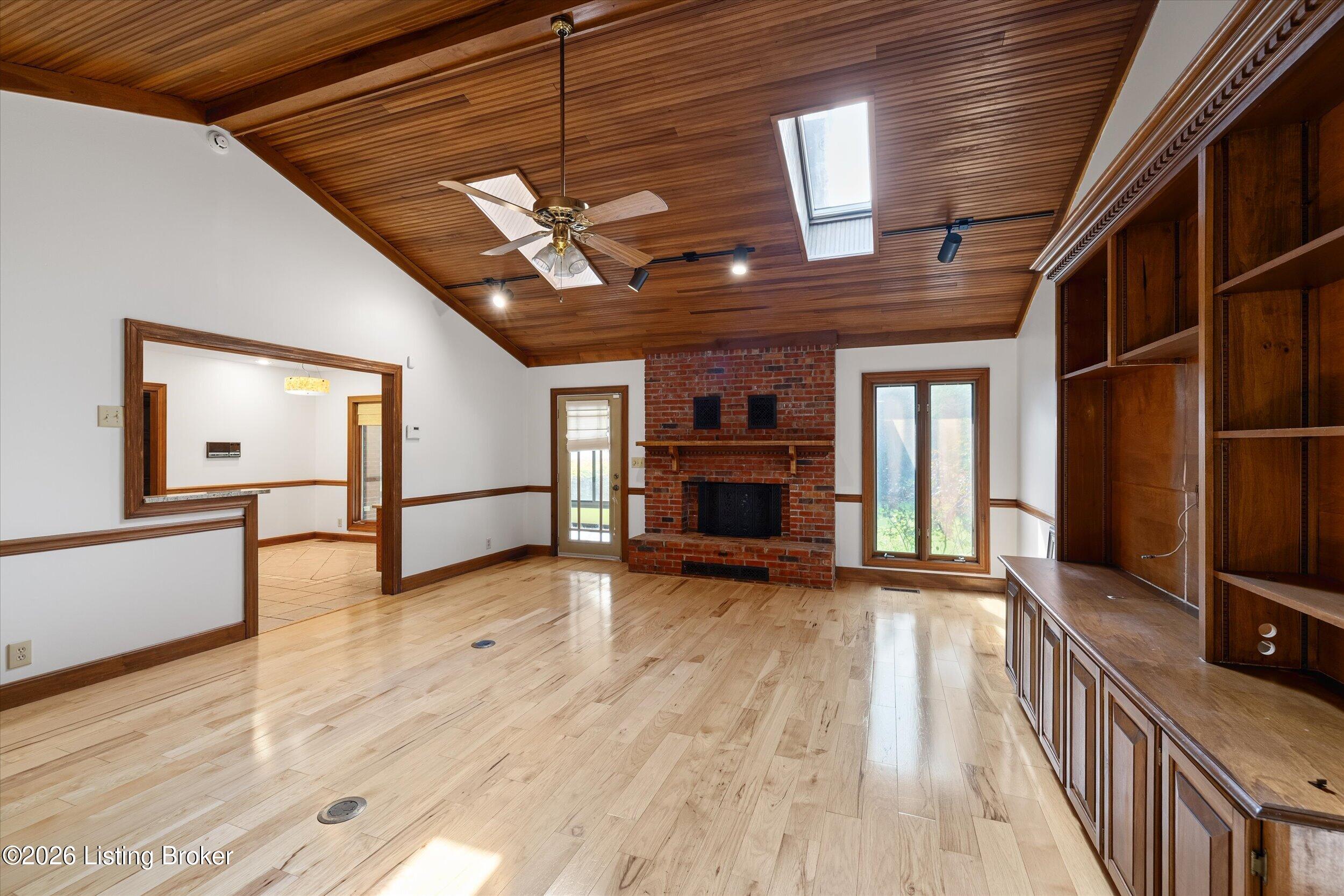 9214 Reigate Ct