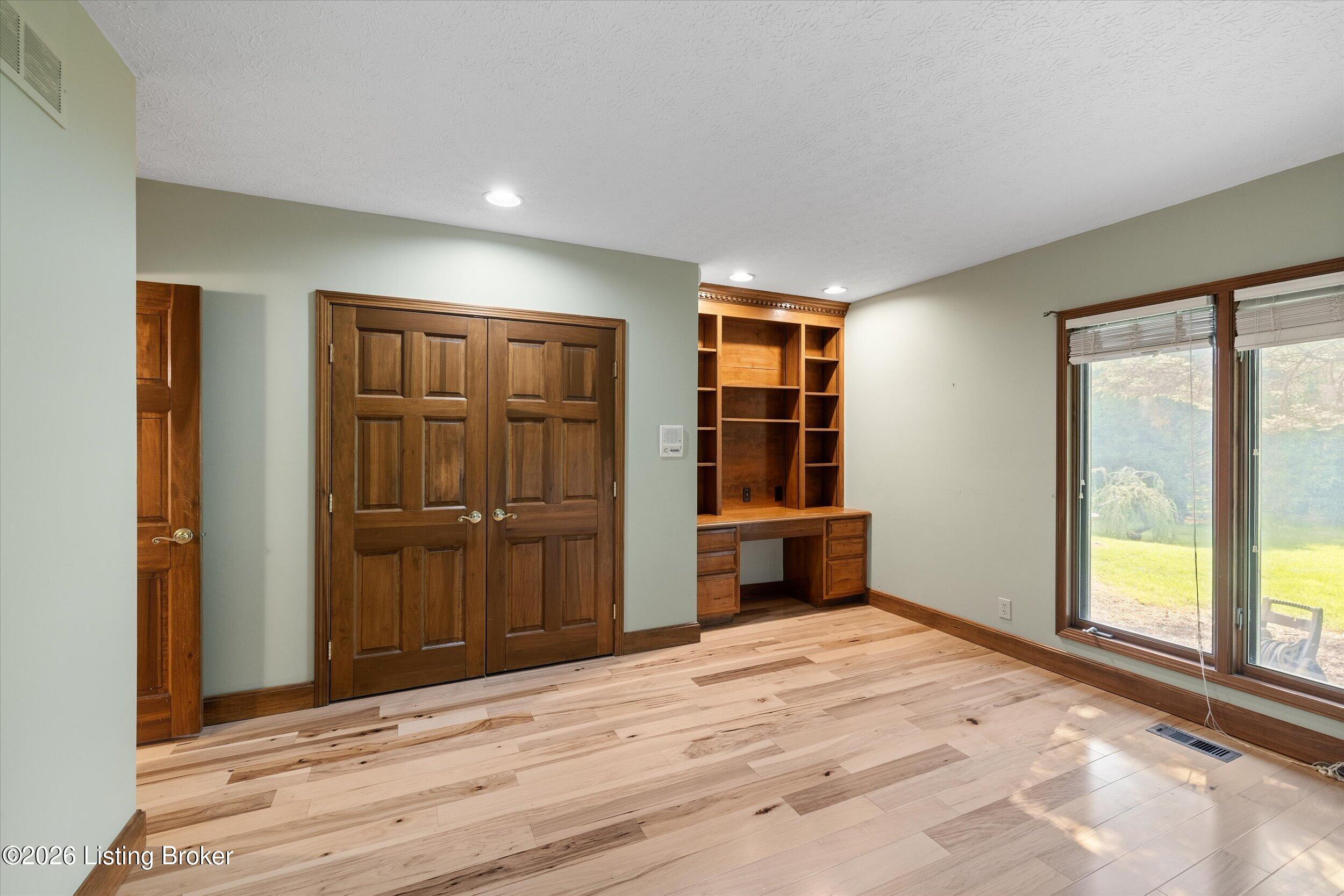 9214 Reigate Ct