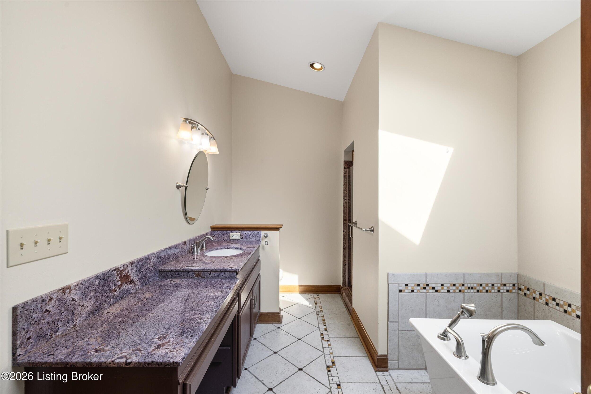 9214 Reigate Ct