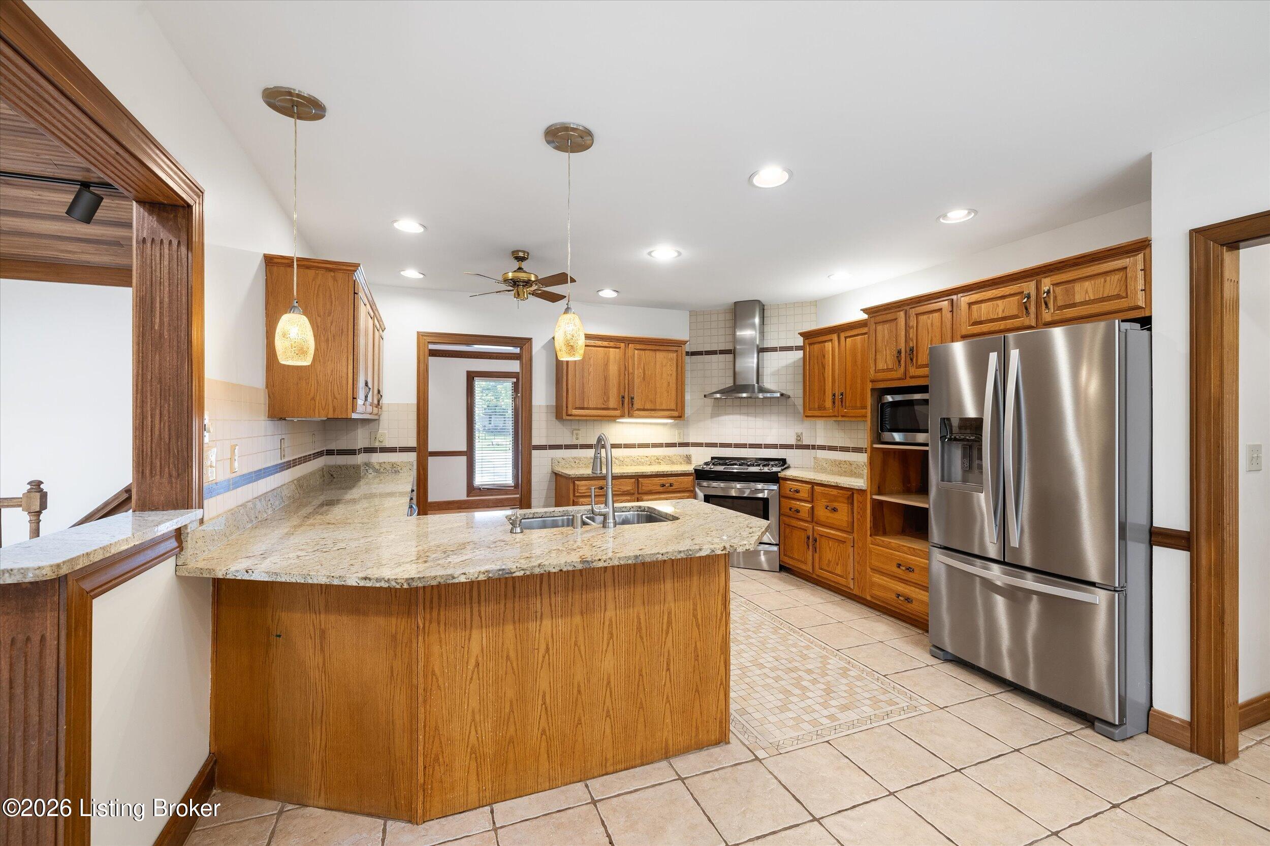 9214 Reigate Ct