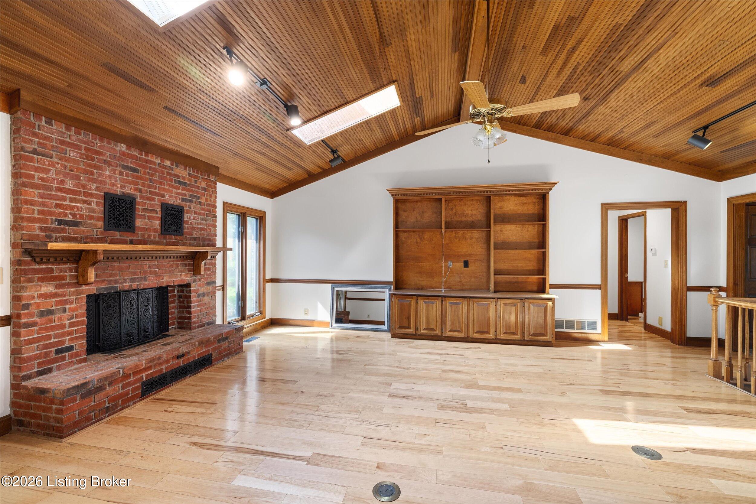 9214 Reigate Ct