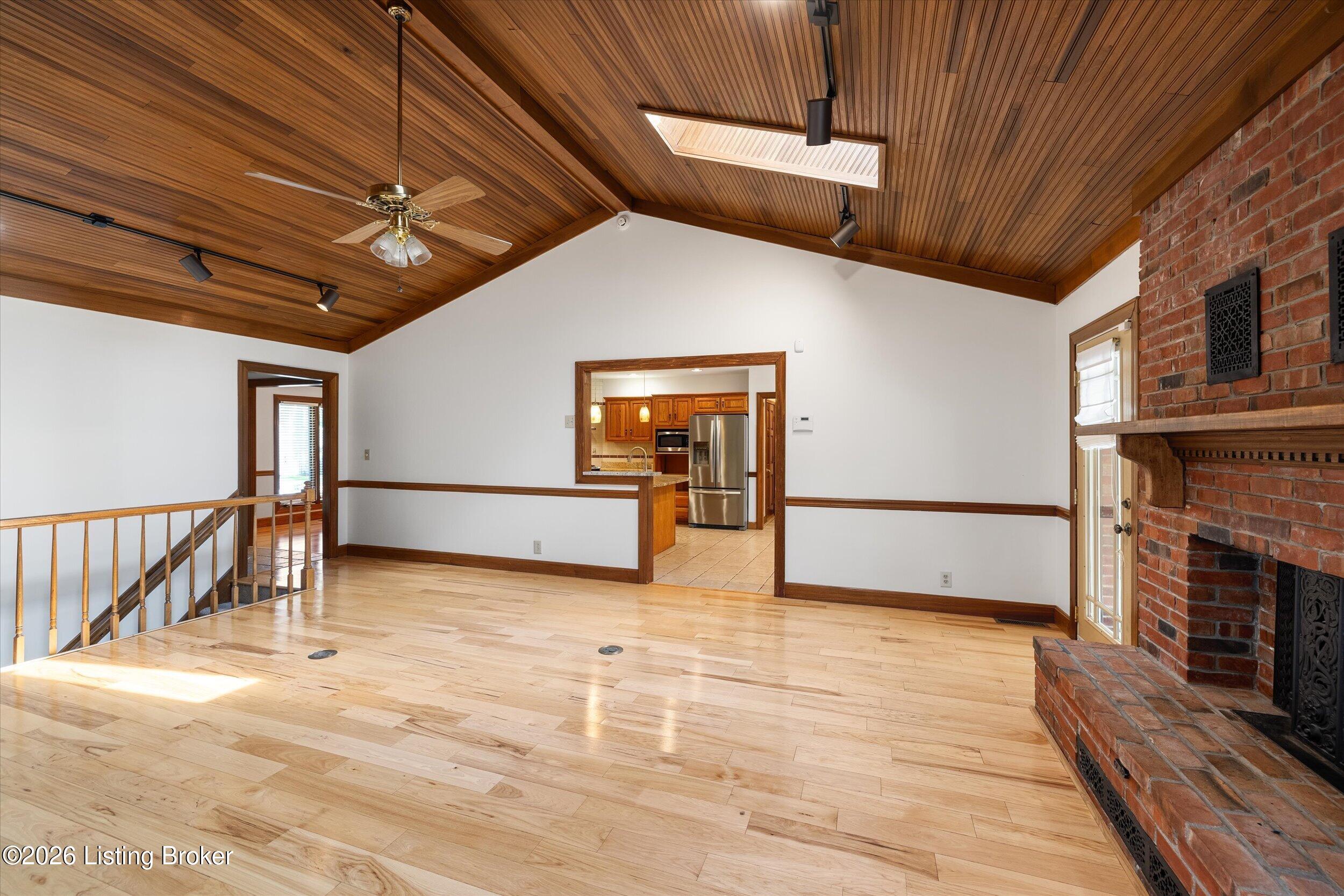 9214 Reigate Ct