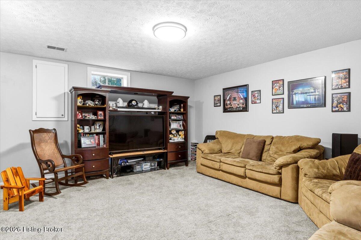 6702 Poplar Forest Ln