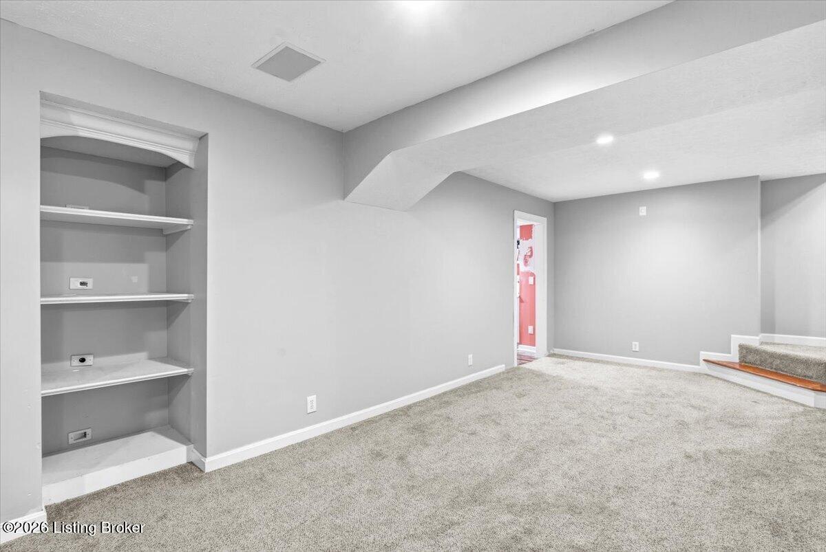 6702 Poplar Forest Ln