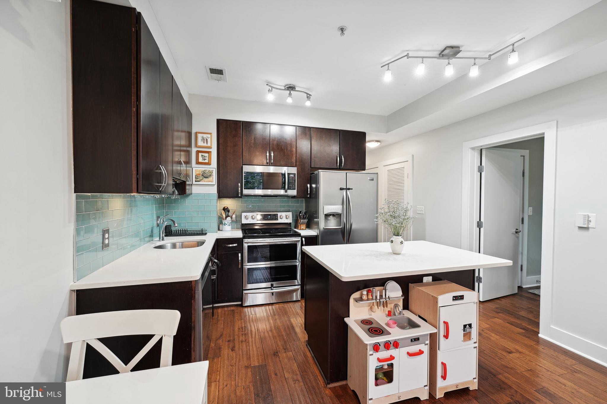 245 15TH STREET SE 204