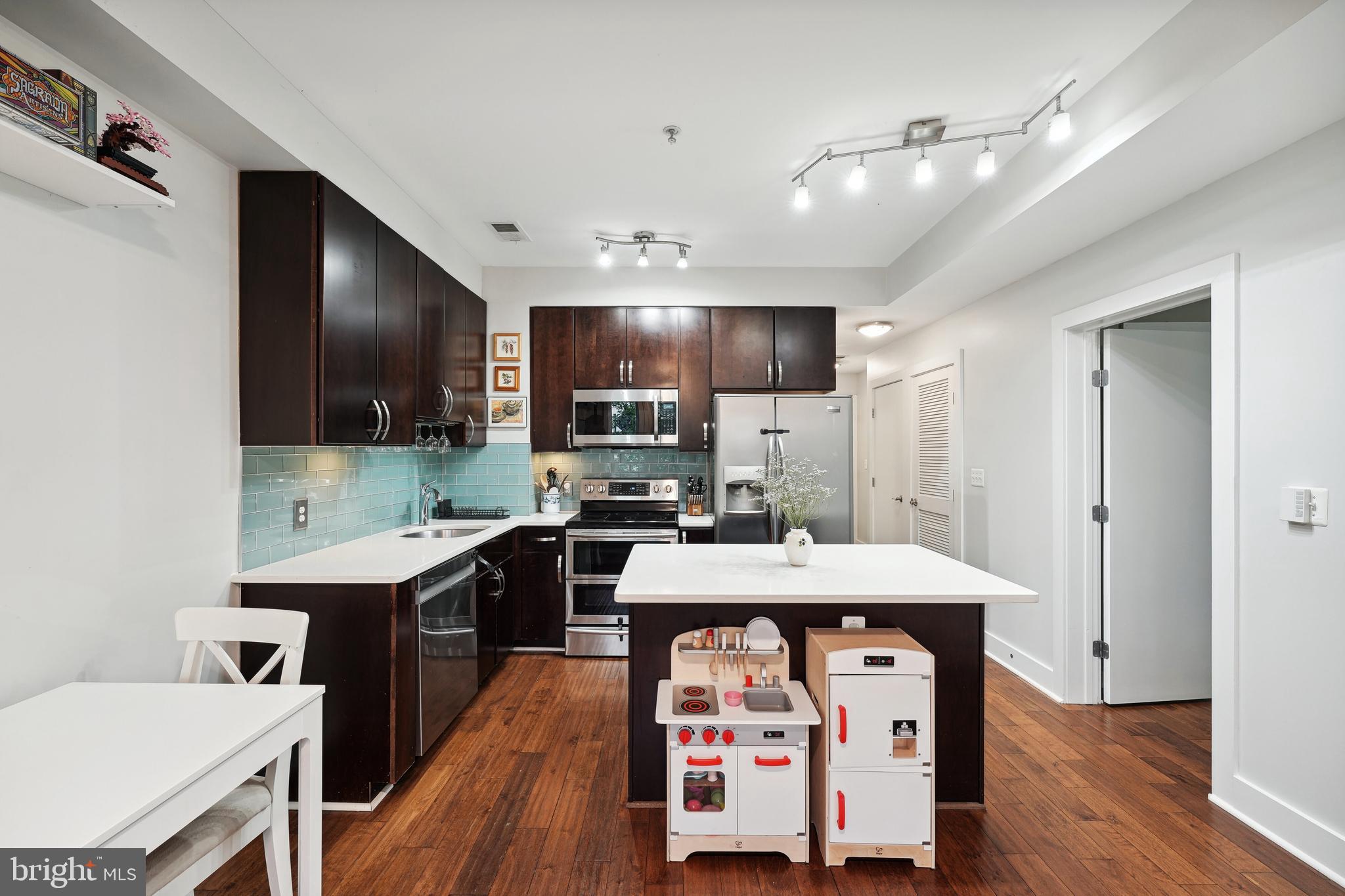 245 15TH STREET SE 204