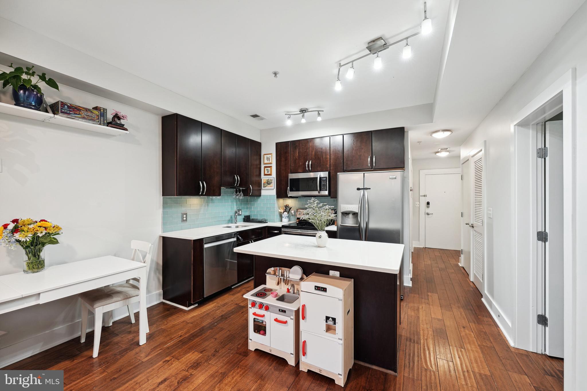 245 15TH STREET SE 204