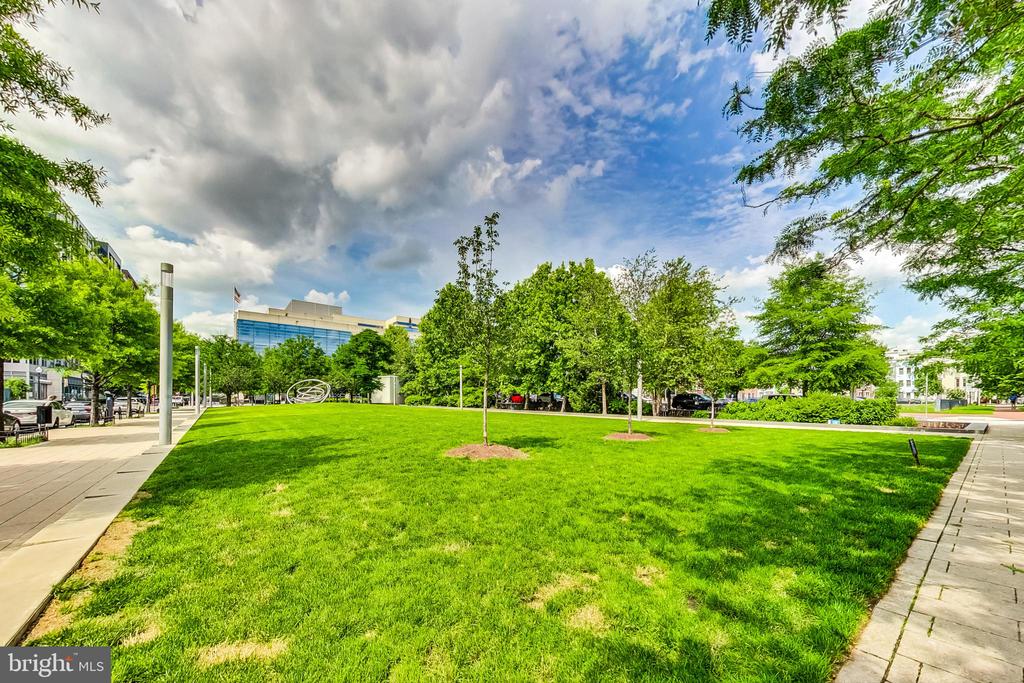 1000 NEW JERSEY AVENUE SE 824