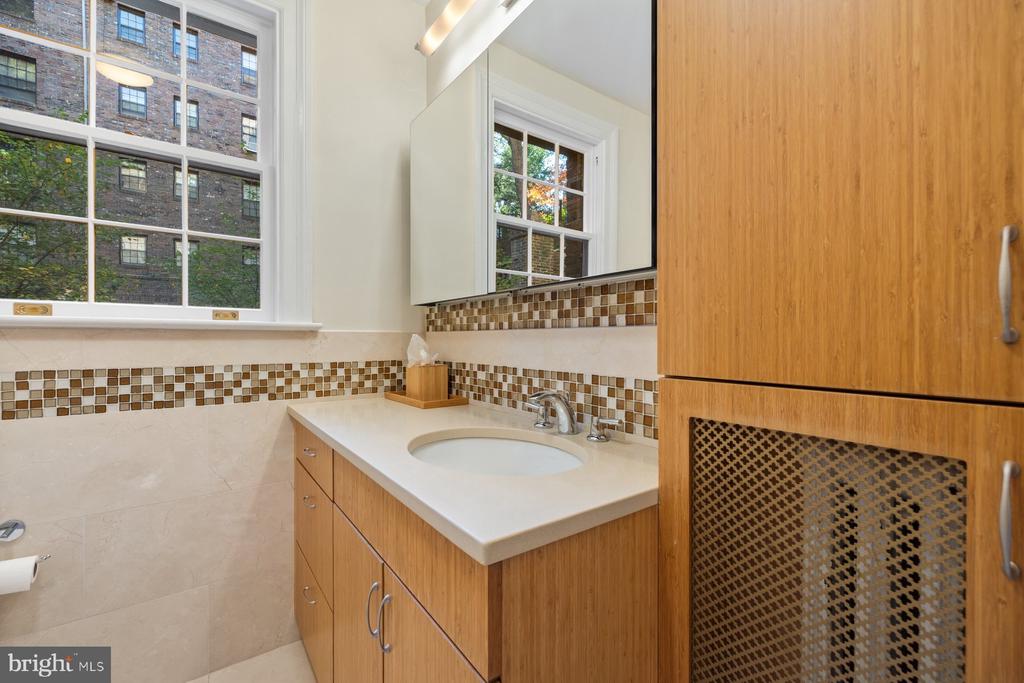 3041 SEDGWICK STREET NW 102D