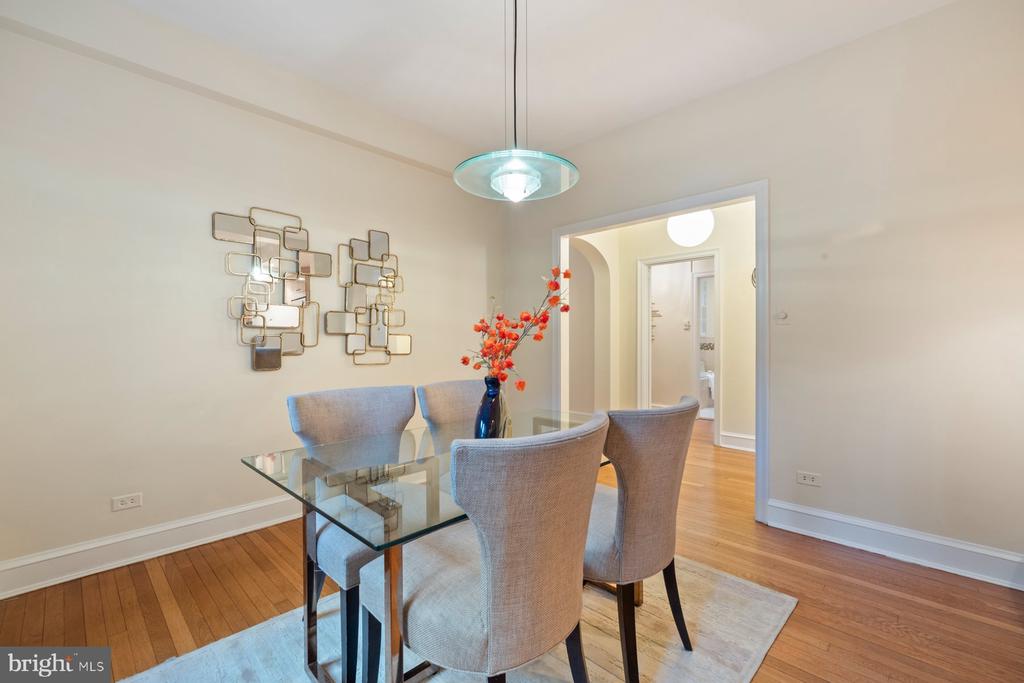 3041 SEDGWICK STREET NW 102D