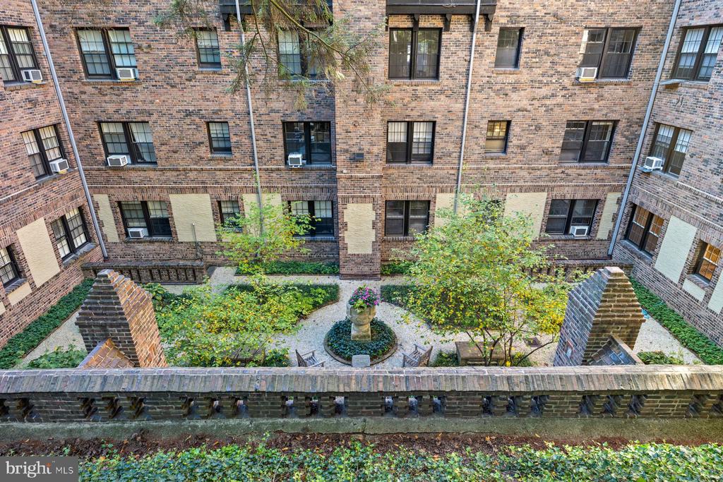 3041 SEDGWICK STREET NW 102D