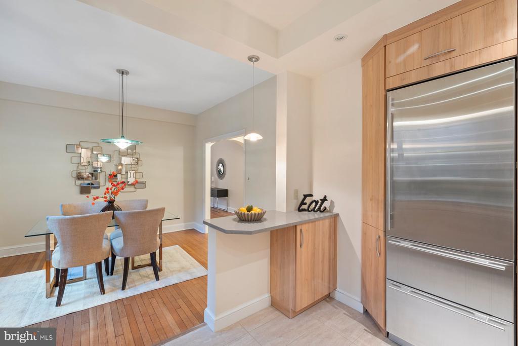3041 SEDGWICK STREET NW 102D