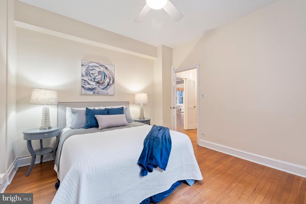 3041 SEDGWICK STREET NW 102D